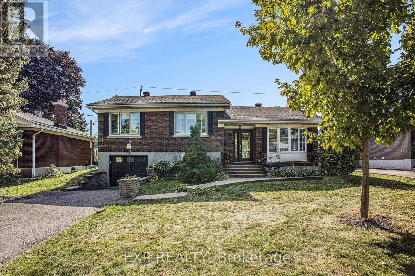 House for rent: 756 Fairdale Avenue, Ottawa, Ontario K1G 1X7