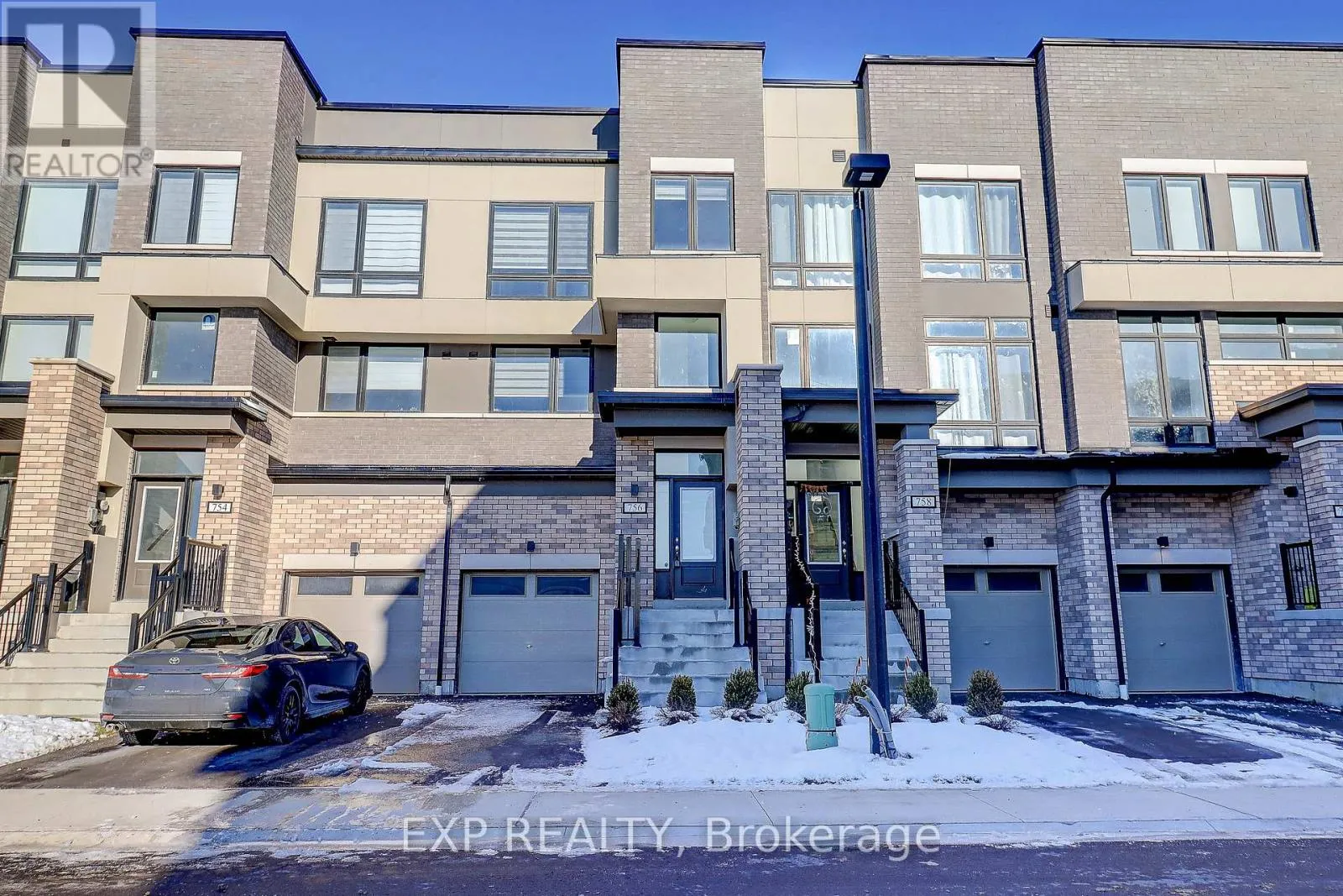 Row / Townhouse for rent: 756 Heathrow Path, Oshawa, Ontario L1K 3G4