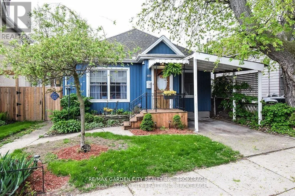 House for rent: 76 Beech Street, St. Catharines, Ontario L2R 2B7