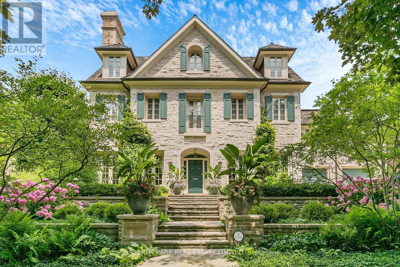 House for rent: 76 Binscarth Road, Toronto, Ontario M4W 1Y4