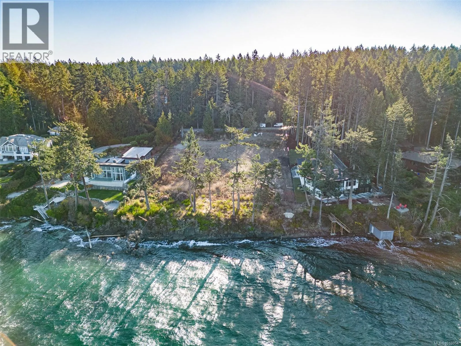 760 Lands End Rd, North Saanich, British Columbia V8L 5K9