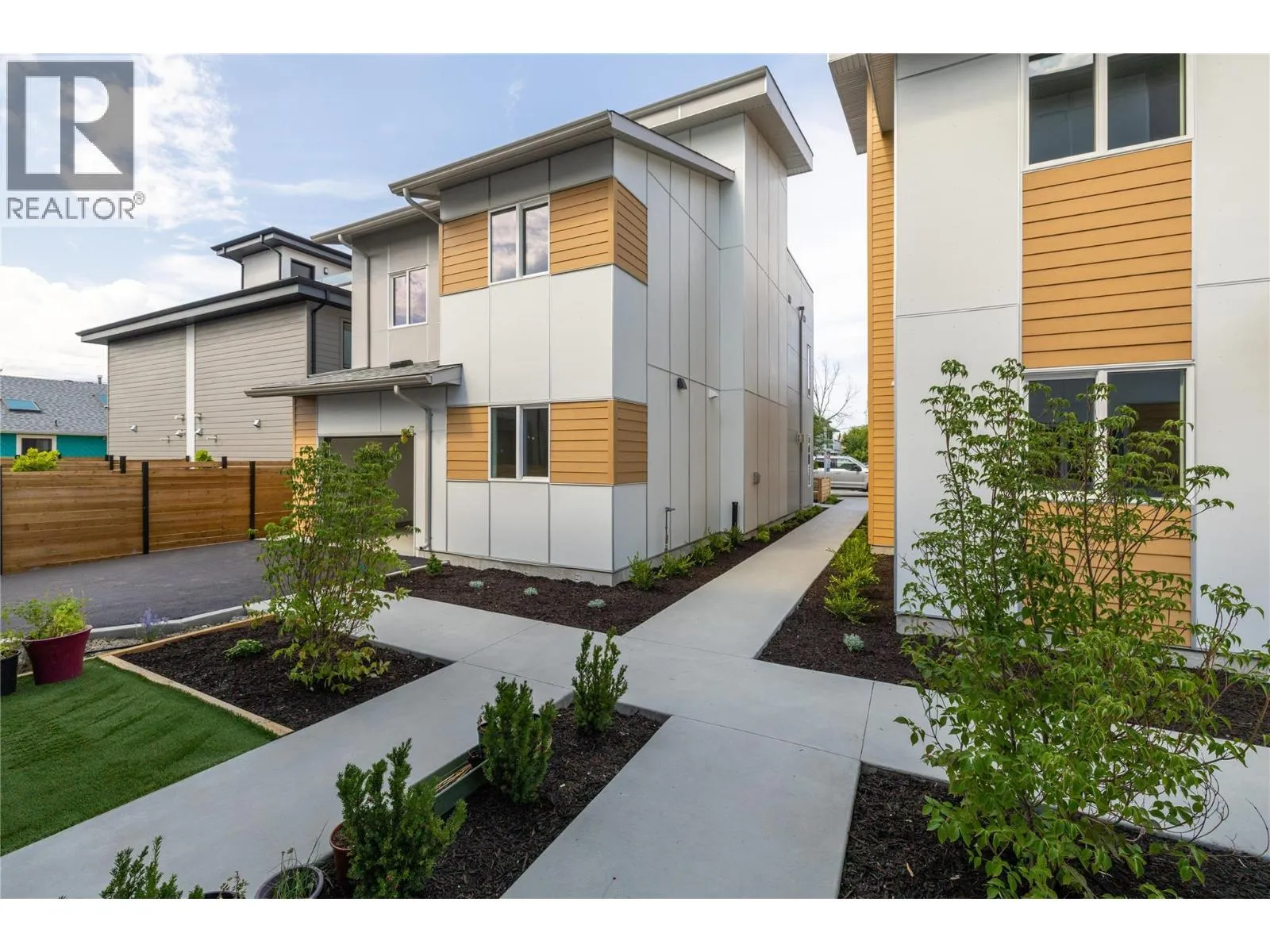 Row / Townhouse for rent: 763 Patterson Avenue Lot# 2, Kelowna, British Columbia V1Y 5C9