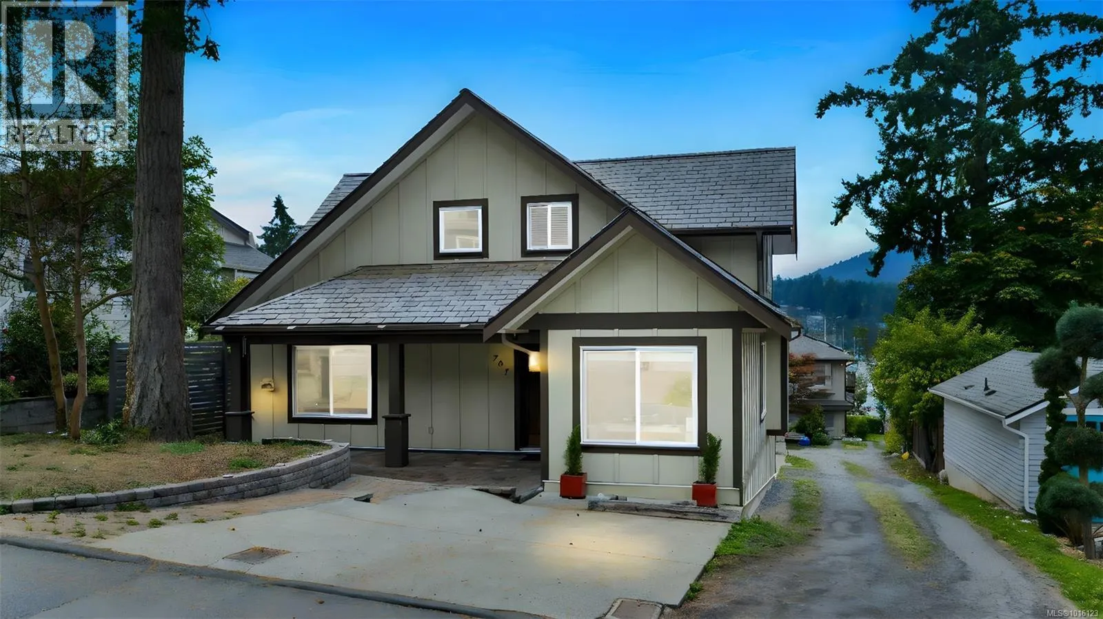 House for rent: 767 Harding Lane, Central Saanich, British Columbia V8M 2G2