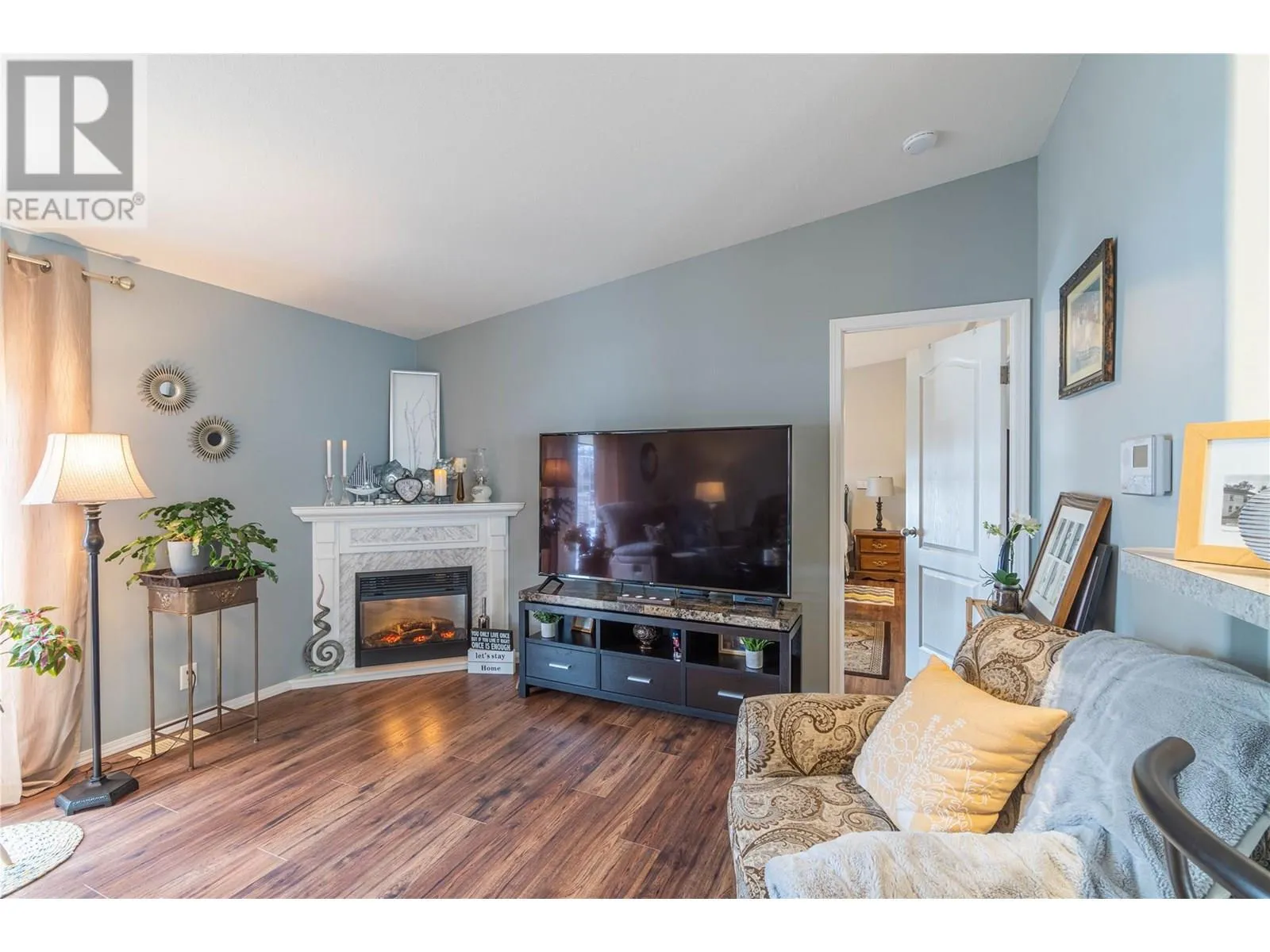 Manufactured Home for rent: 768 Shuswap Road E Unit# 1, Kamloops, British Columbia V2H 0A4