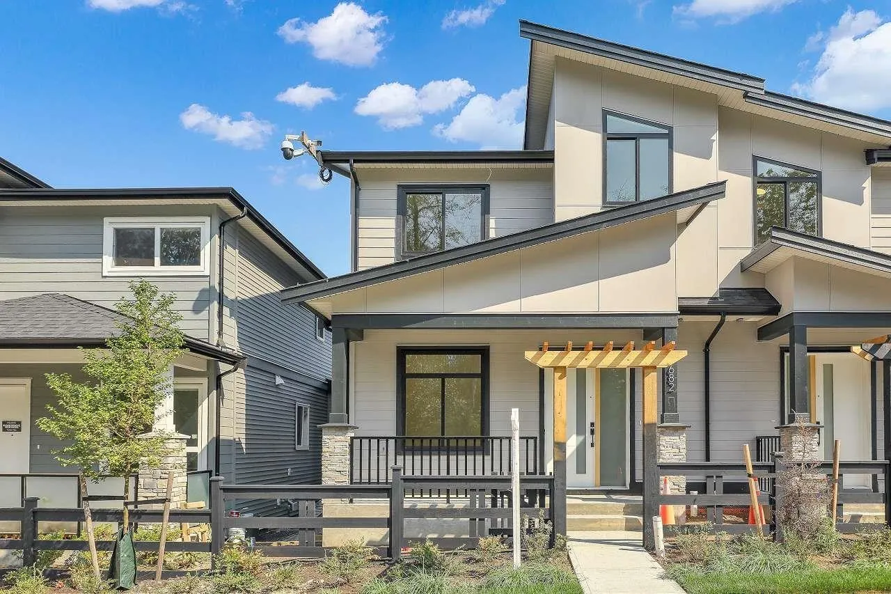 Duplex for rent: 7682 196 Street, Langley, British Columbia V2Y 3V4