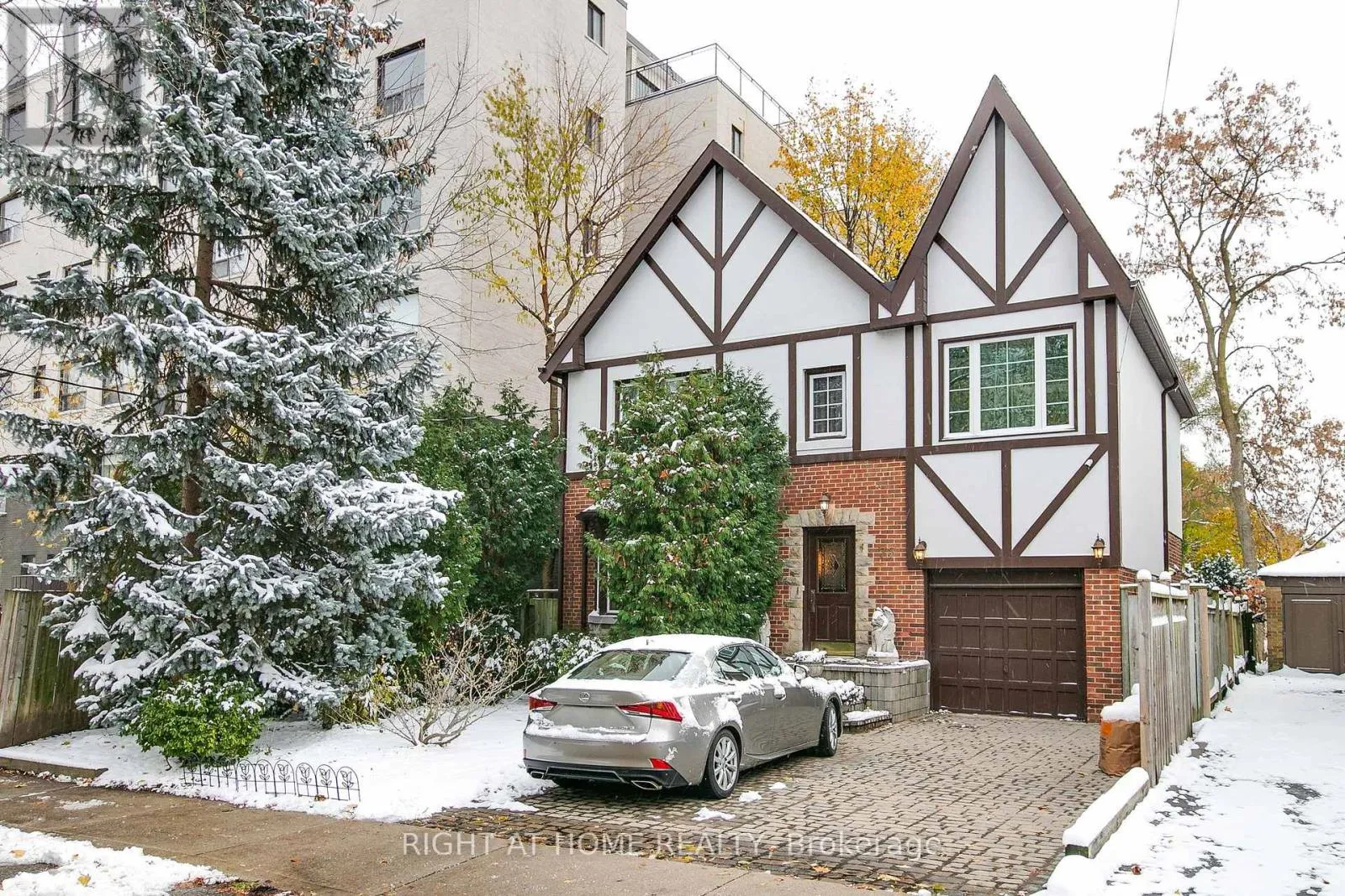 House for rent: 77 Ava Road, Toronto, Ontario M6C 1V6