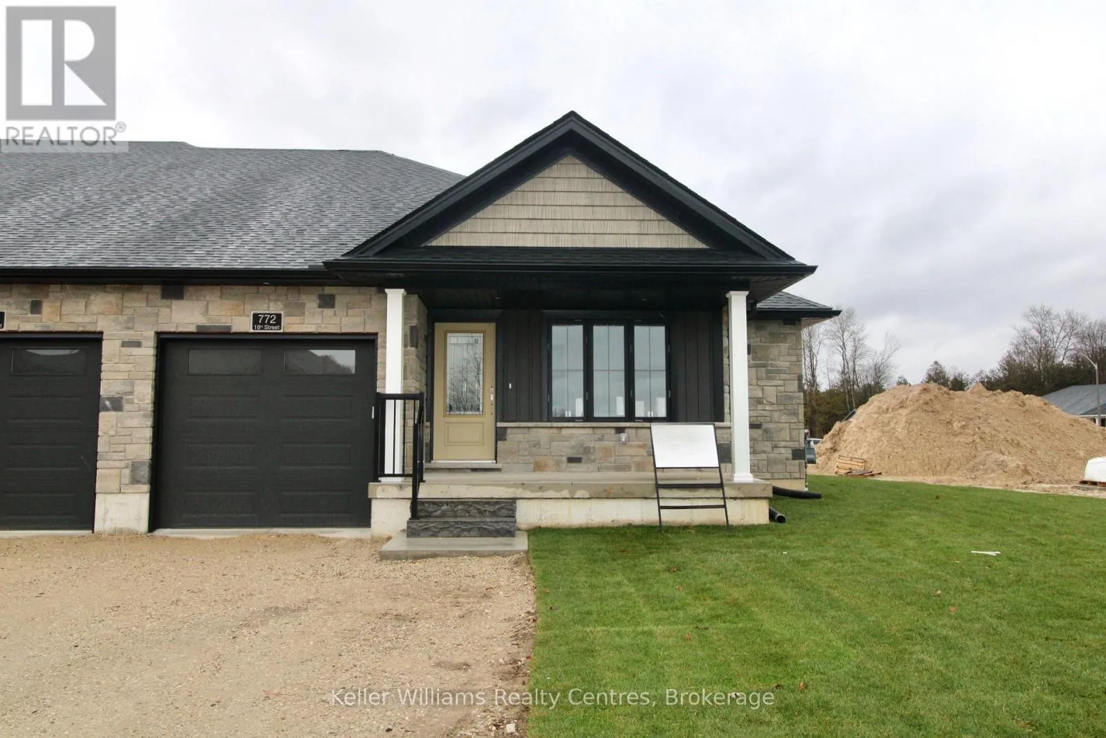 Row / Townhouse for rent: 772 18th Street, Hanover, Ontario N4N 0C7