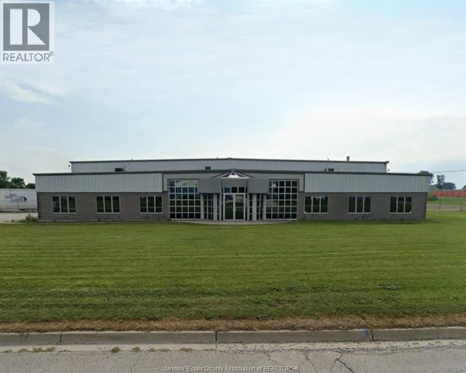775 Gillard Street, Wallaceburg, Ontario N8A 5G7