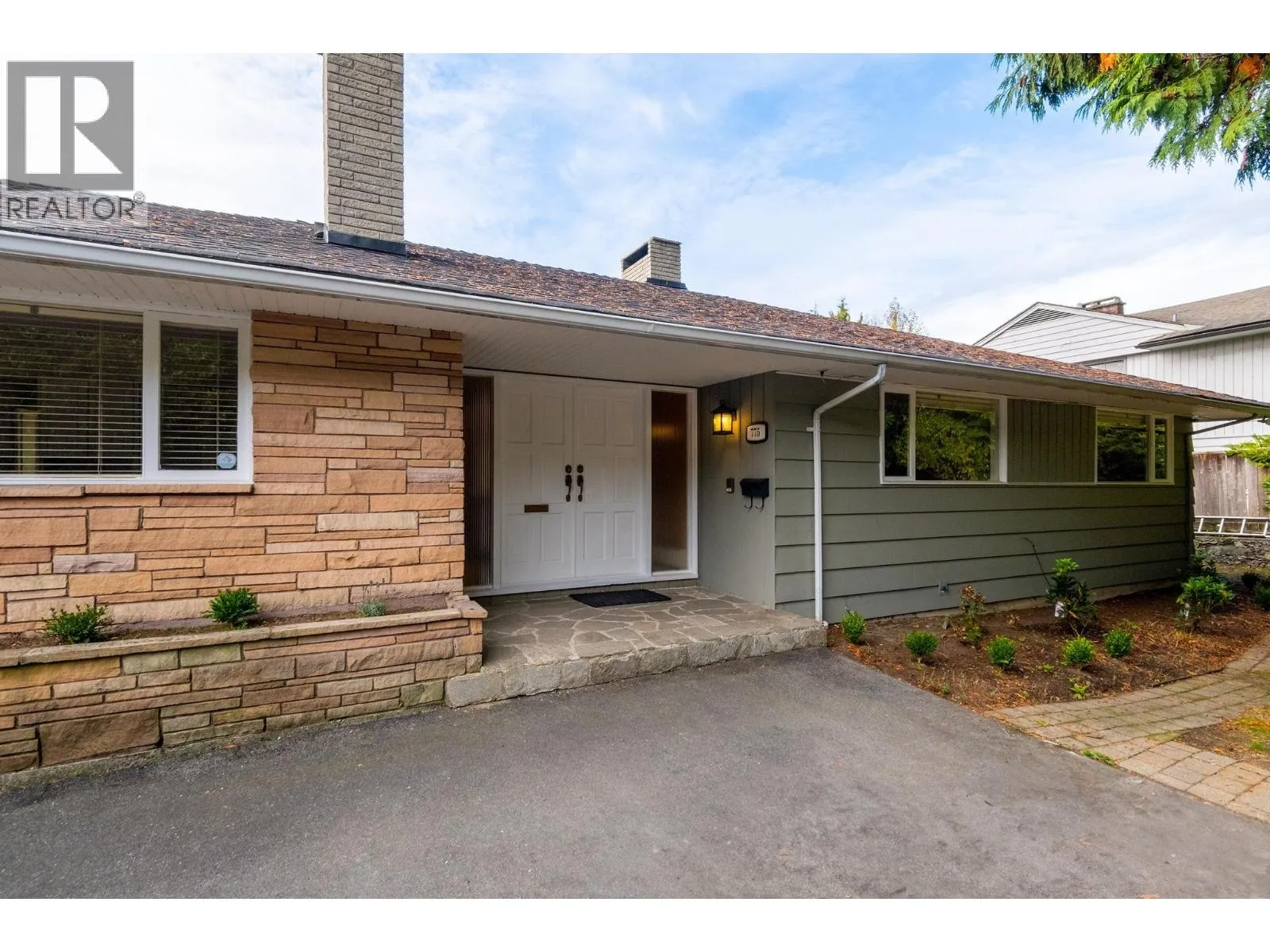 House for rent: 775 Southborough Drive, West Vancouver, British Columbia V7S 1N1