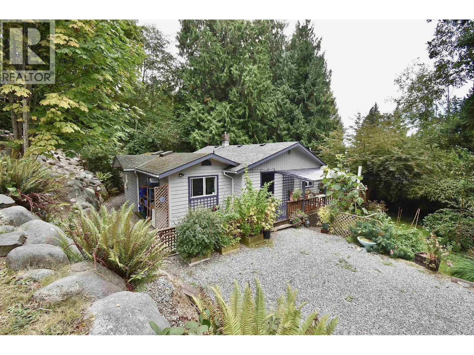 House for rent: 776 Geddes Road, Roberts Creek, British Columbia V0N 2W6