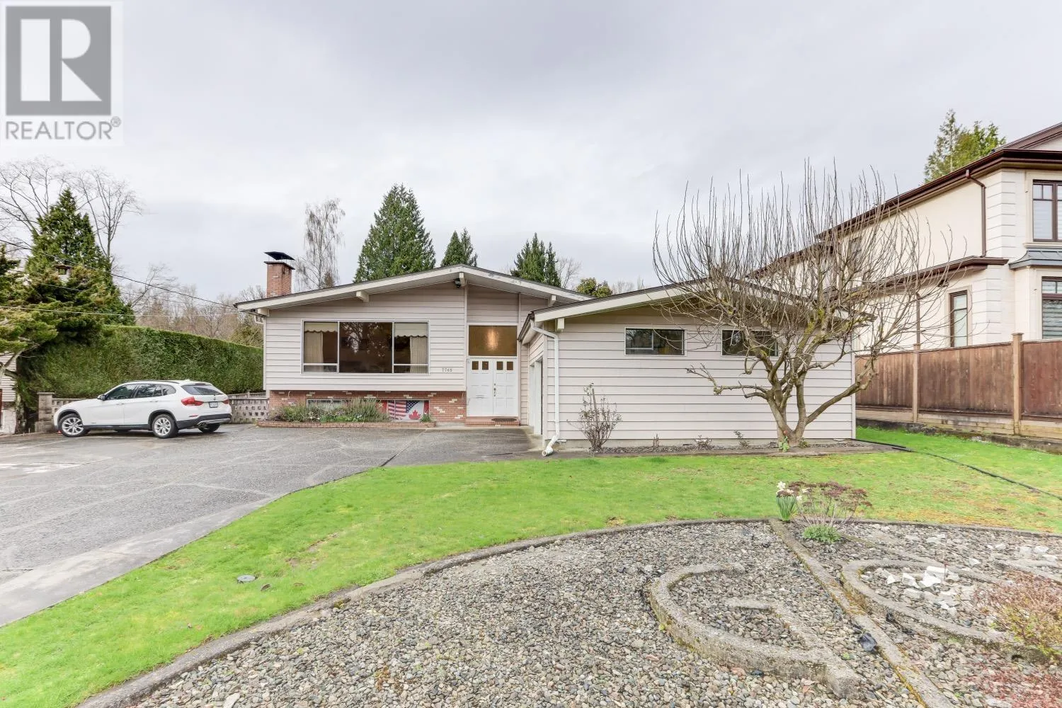 House for rent: 7765 Government Road, Burnaby, British Columbia V5A 2C7