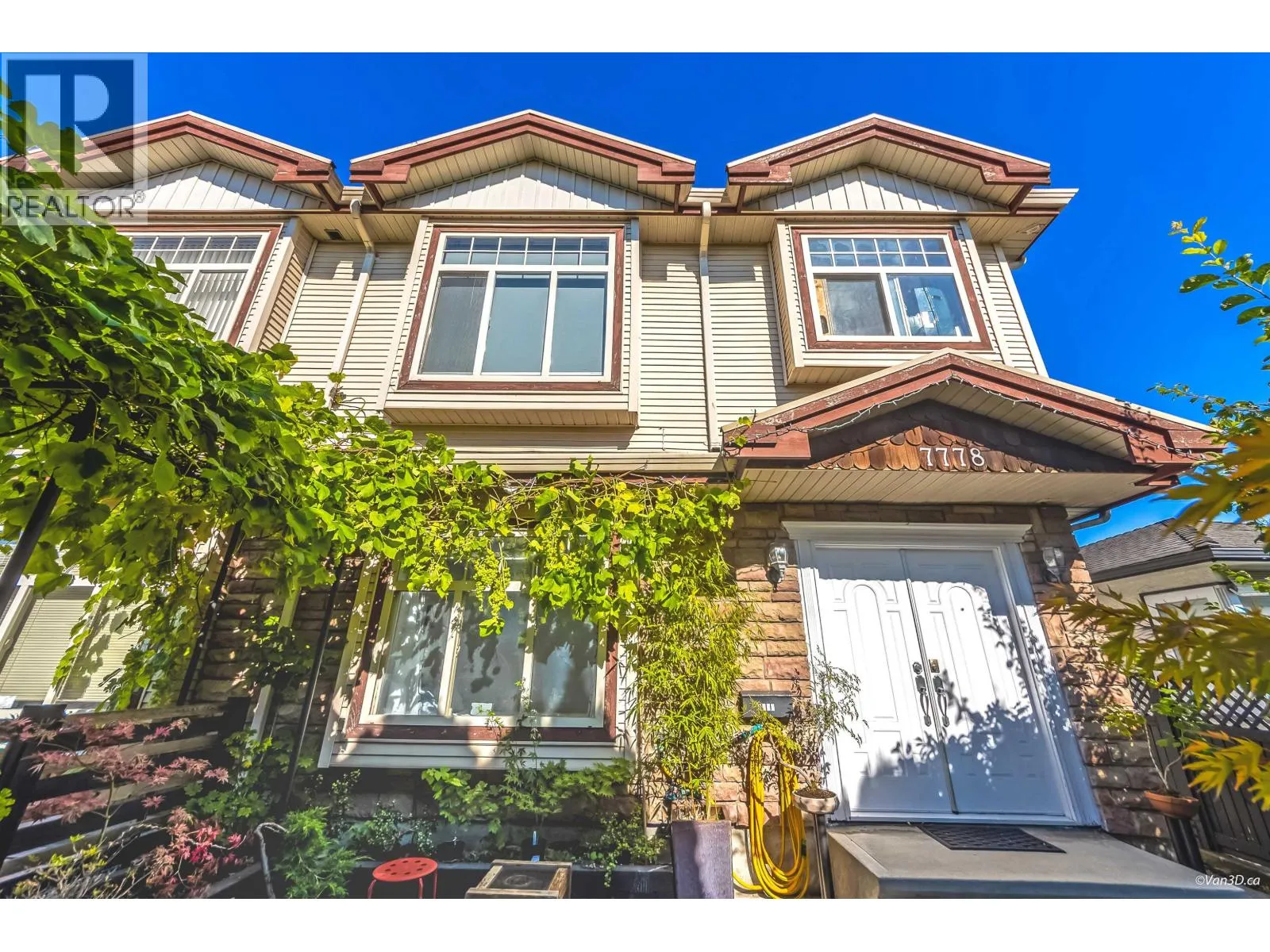 Duplex for rent: 7778 Main Street, Vancouver, British Columbia V5X 3K5