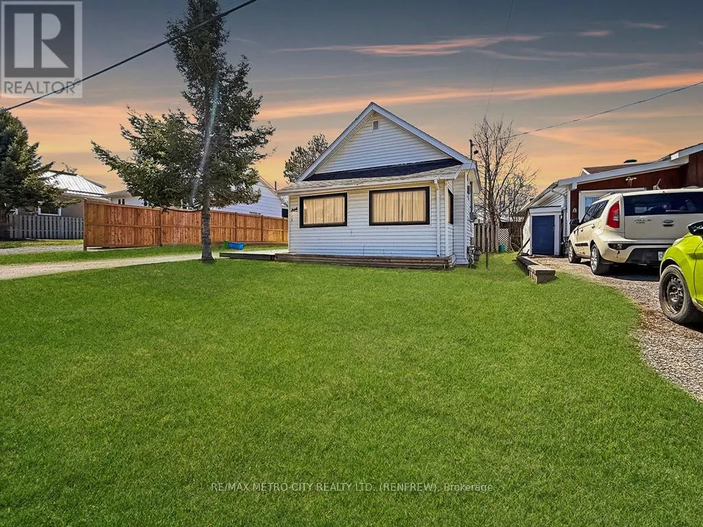 House for rent: 778 Seventh Street, Renfrew, Ontario K7V 1B7