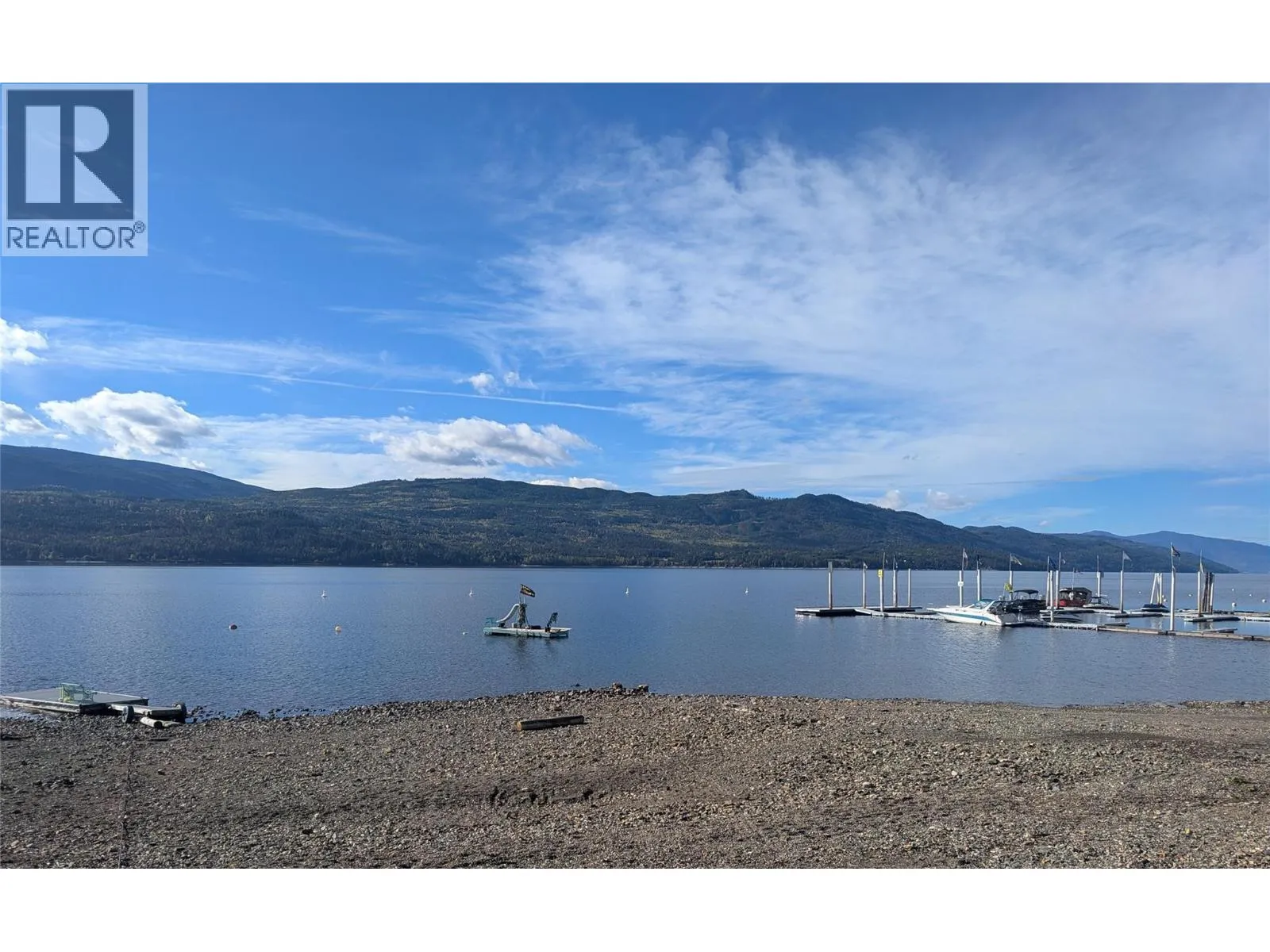 House for rent: 7780 Bentley Road, Anglemont, British Columbia V0E 1M8