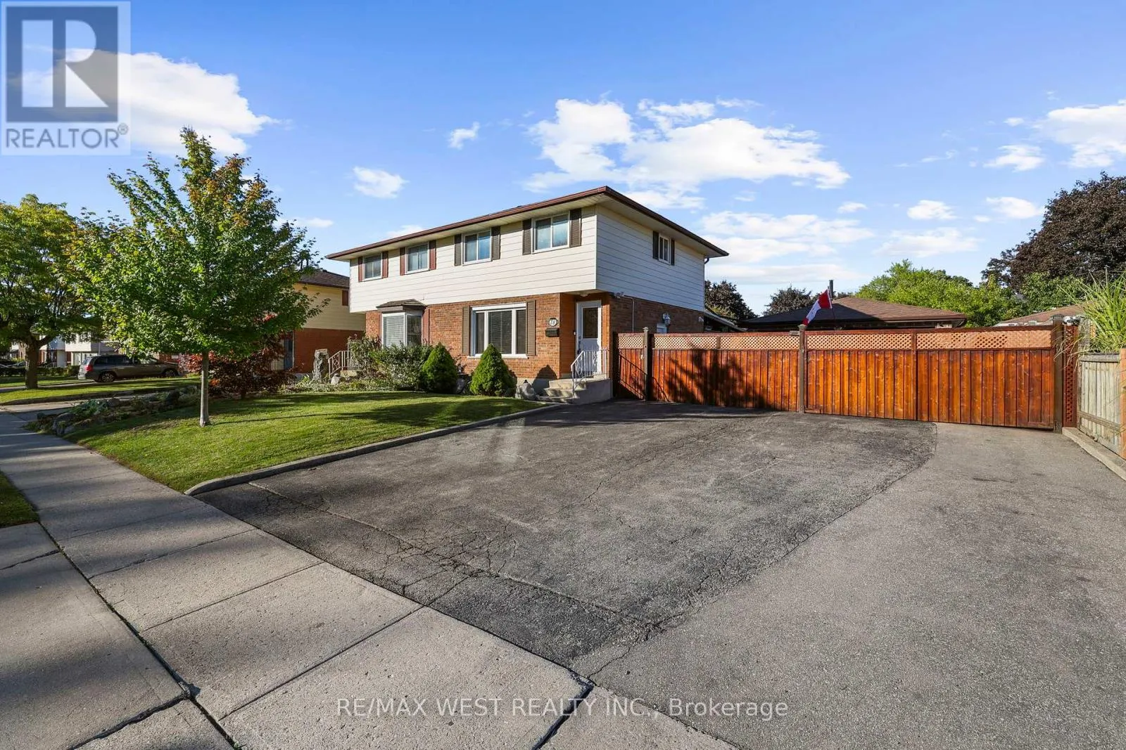 House for rent: 78 Chalmers Street S, Cambridge, Ontario N1R 6A6