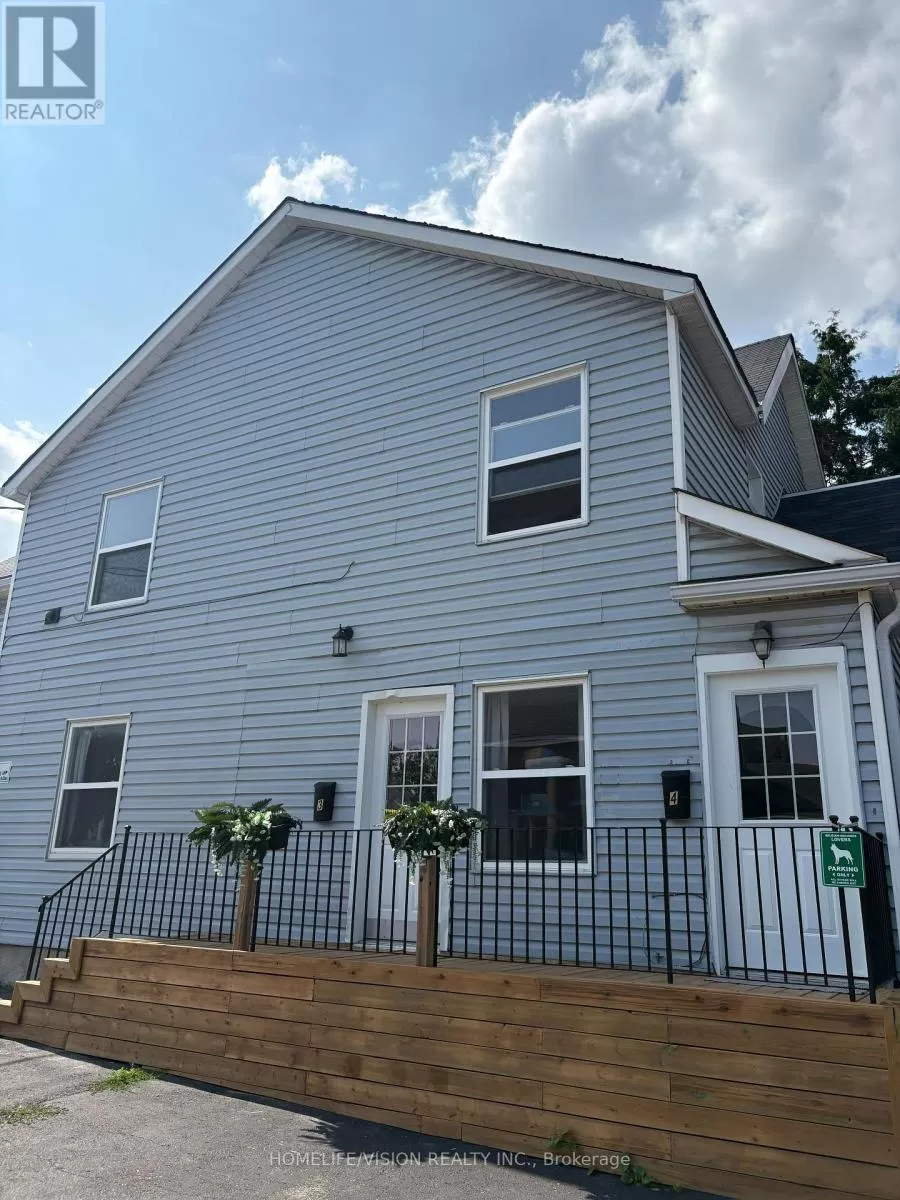 Fourplex for rent: 78 Front Street S, Orillia, Ontario L3V 4S3