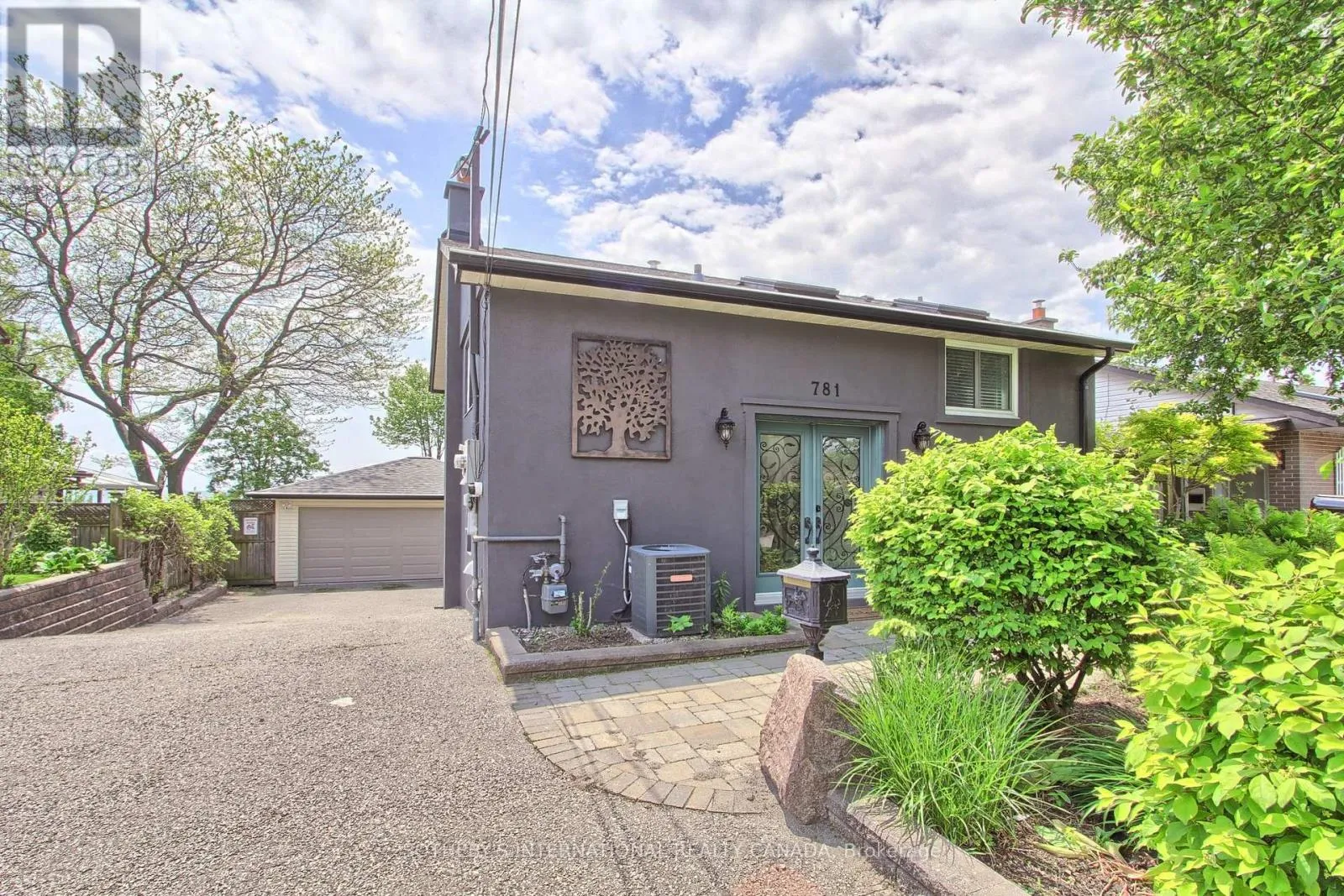 House for rent: 781 Stone Street, Oshawa, Ontario L1J 1A4