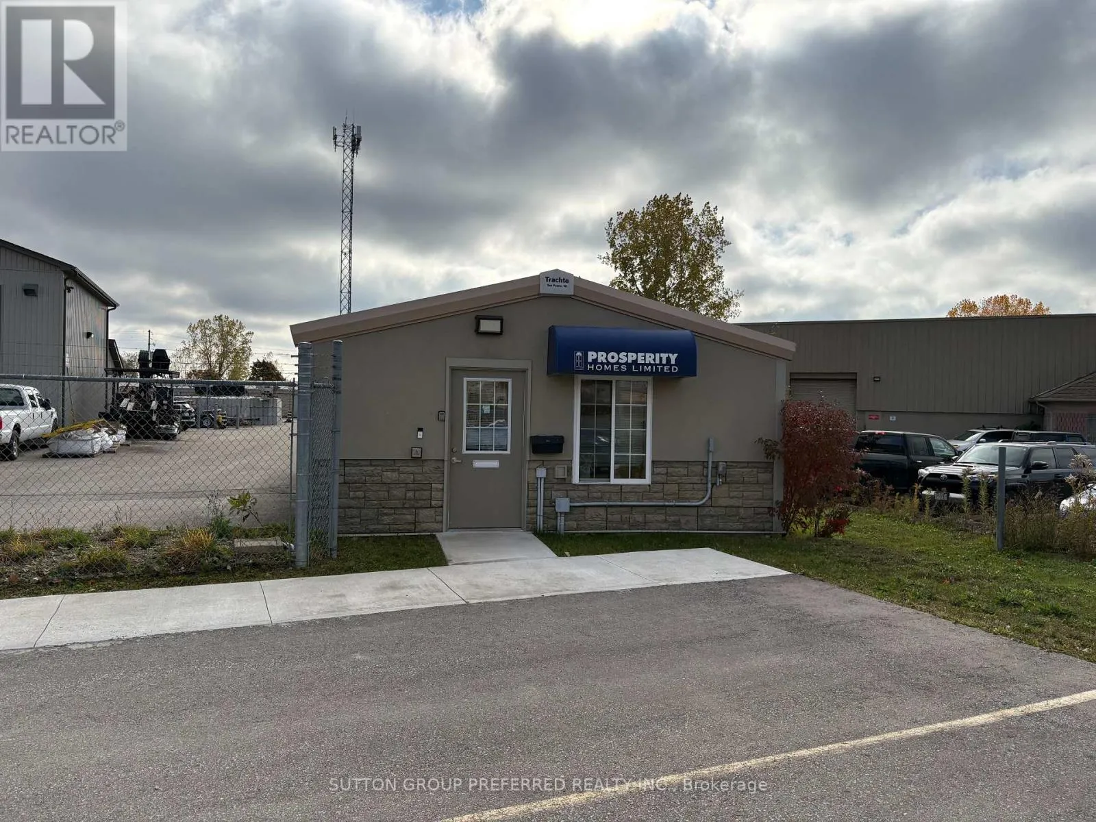 Offices for rent: 782 Industrial (unit B) Road, London East, Ontario N5V 3N2