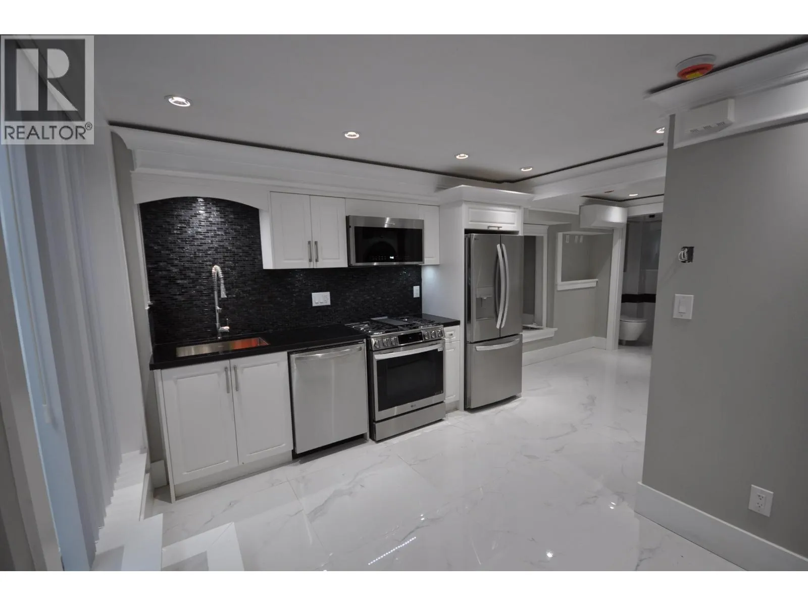 House for rent: 7828 Albert Street, Vancouver, British Columbia V5X 3Z7