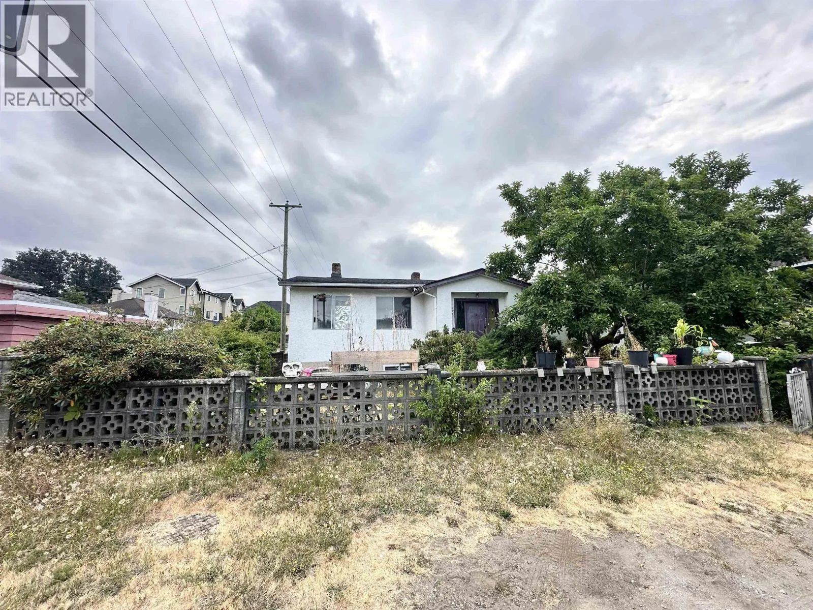 House for rent: 7830 Yukon Street, Vancouver, British Columbia V5X 2Y5