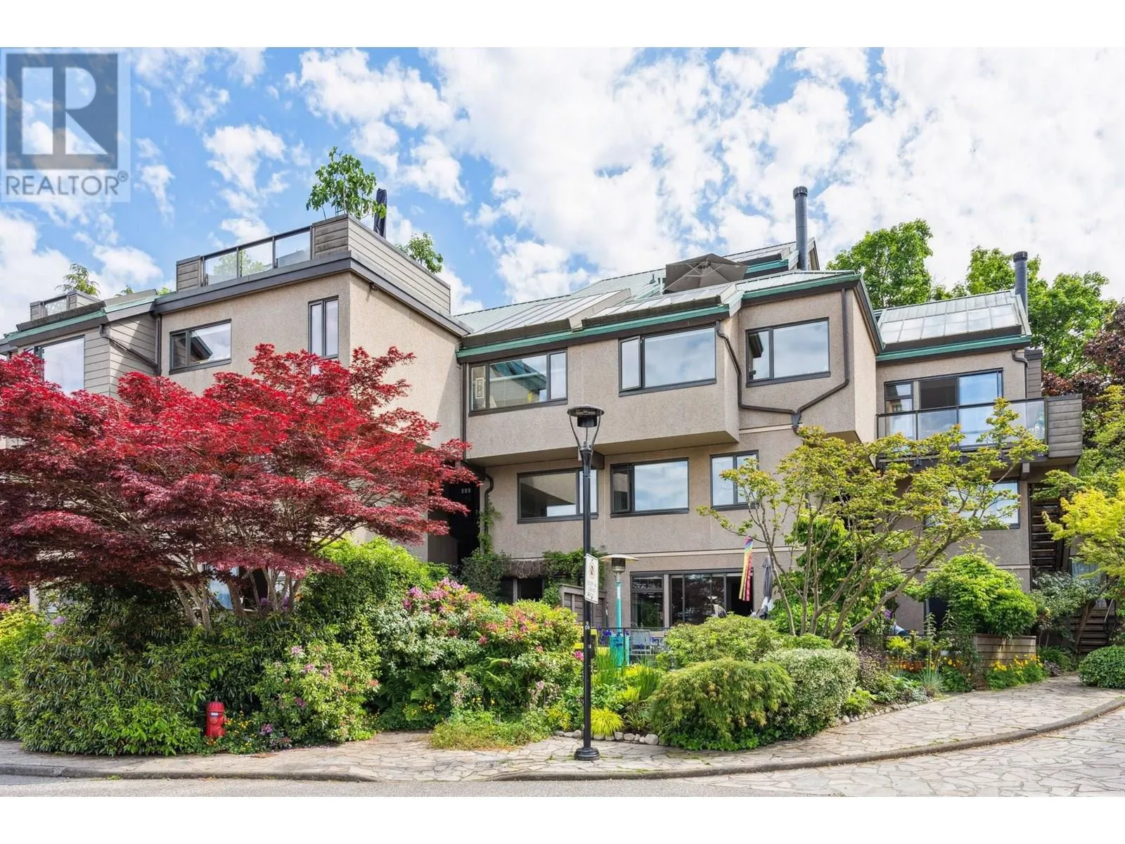 Row / Townhouse for rent: 784 Millbank, Vancouver, British Columbia V5Z 3Z3