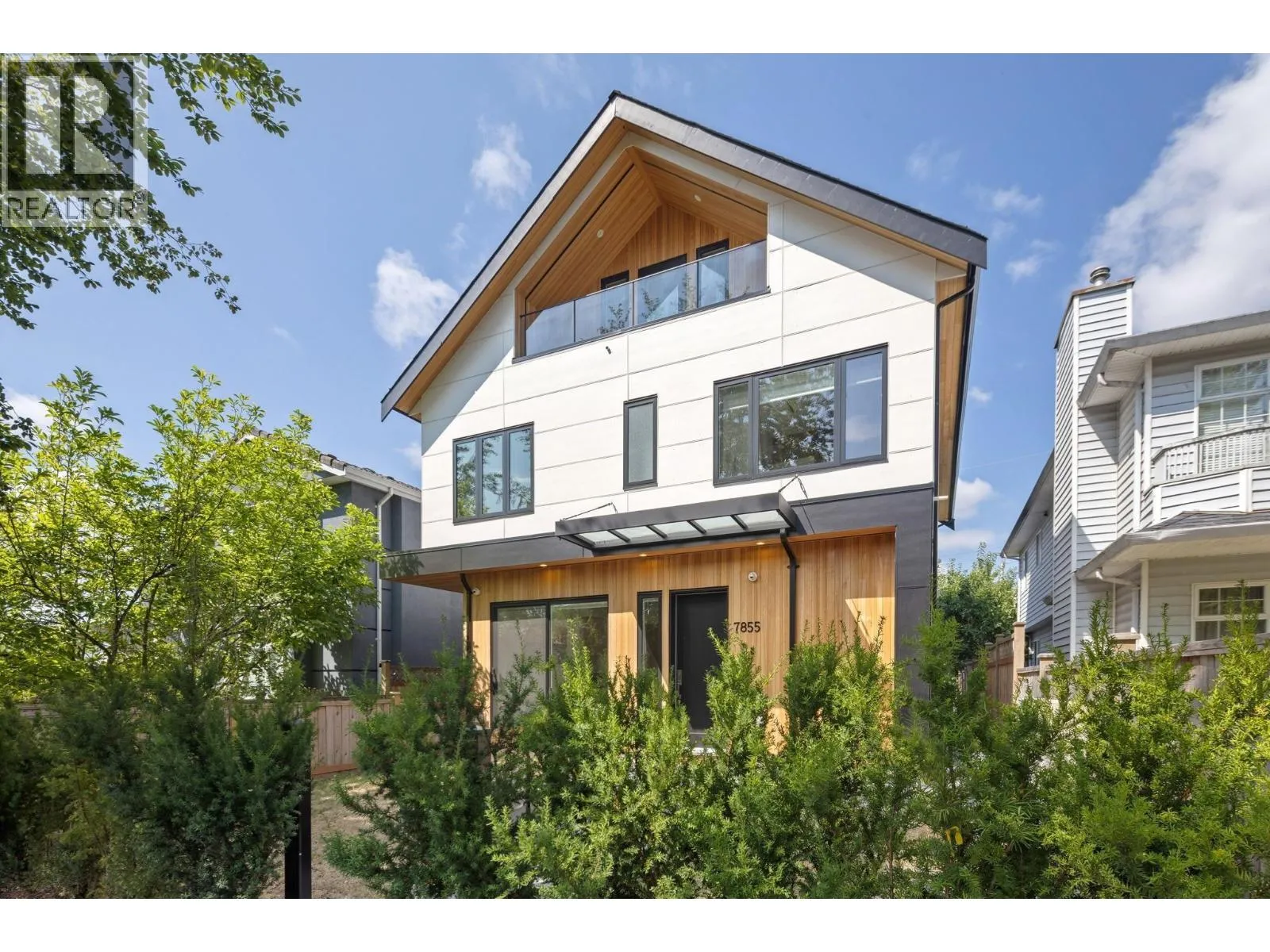 Duplex for rent: 7855 Ontario Street, Vancouver, British Columbia V5X 3C8