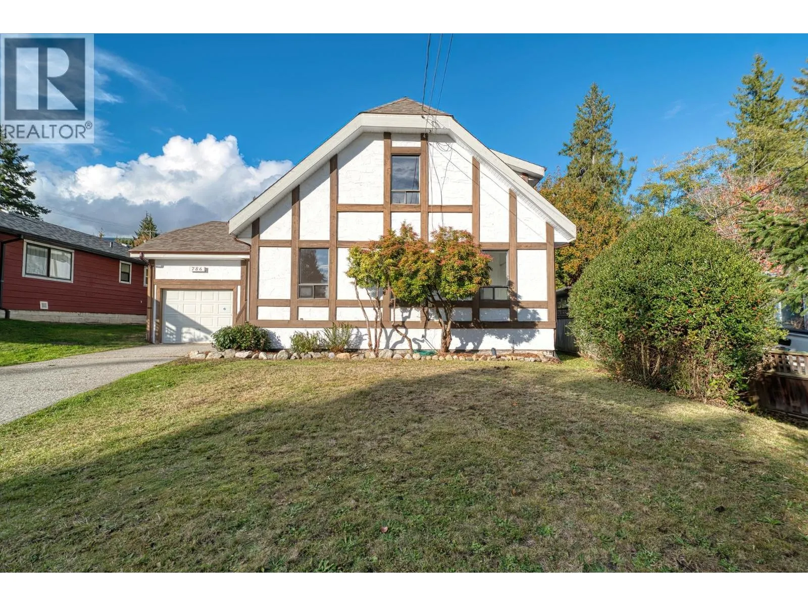 House for rent: 786 Creekside Crescent, Gibsons, British Columbia V0N 1V9