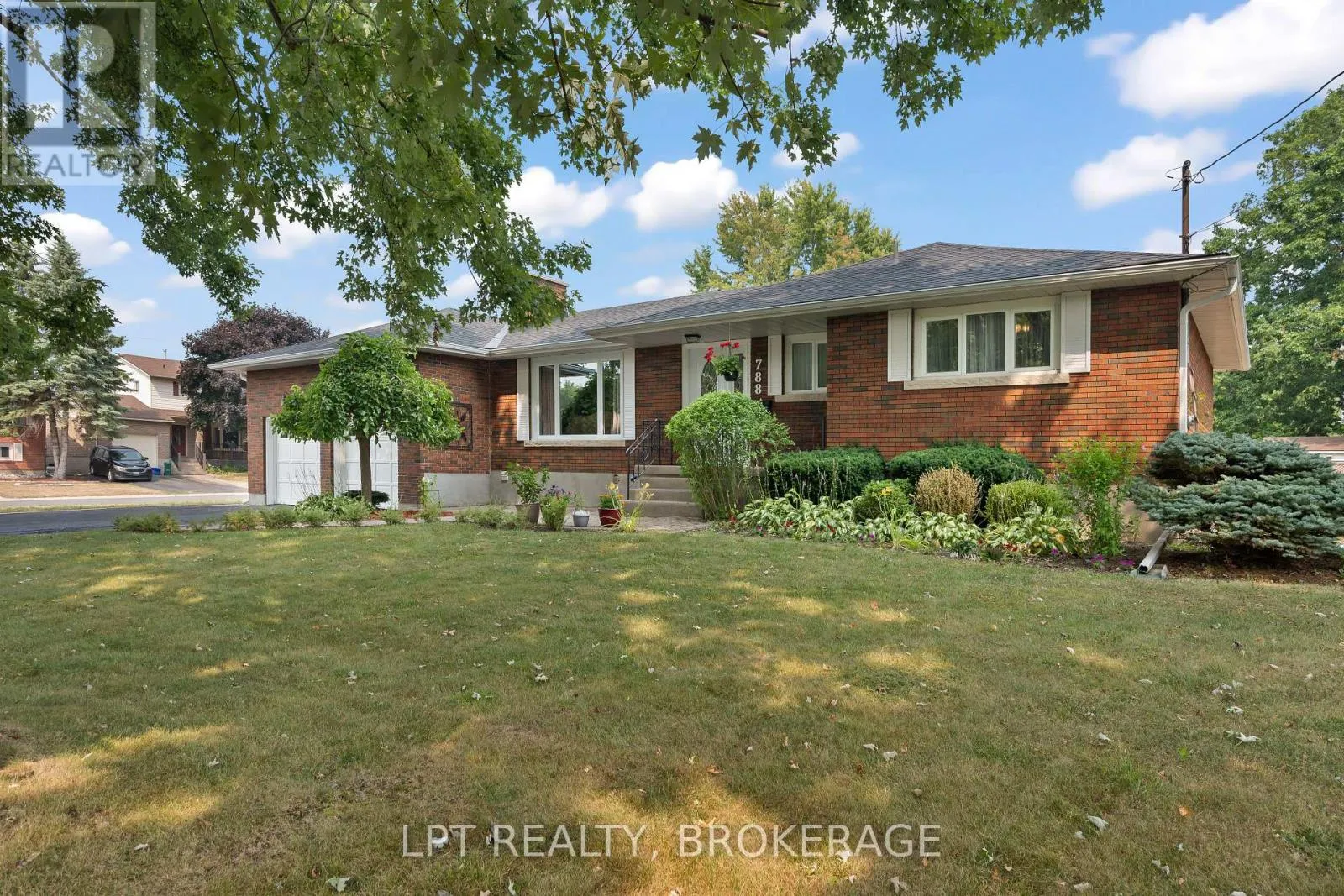 House for rent: 788 Meadowood Road, Kingston, Ontario K7M 5G5