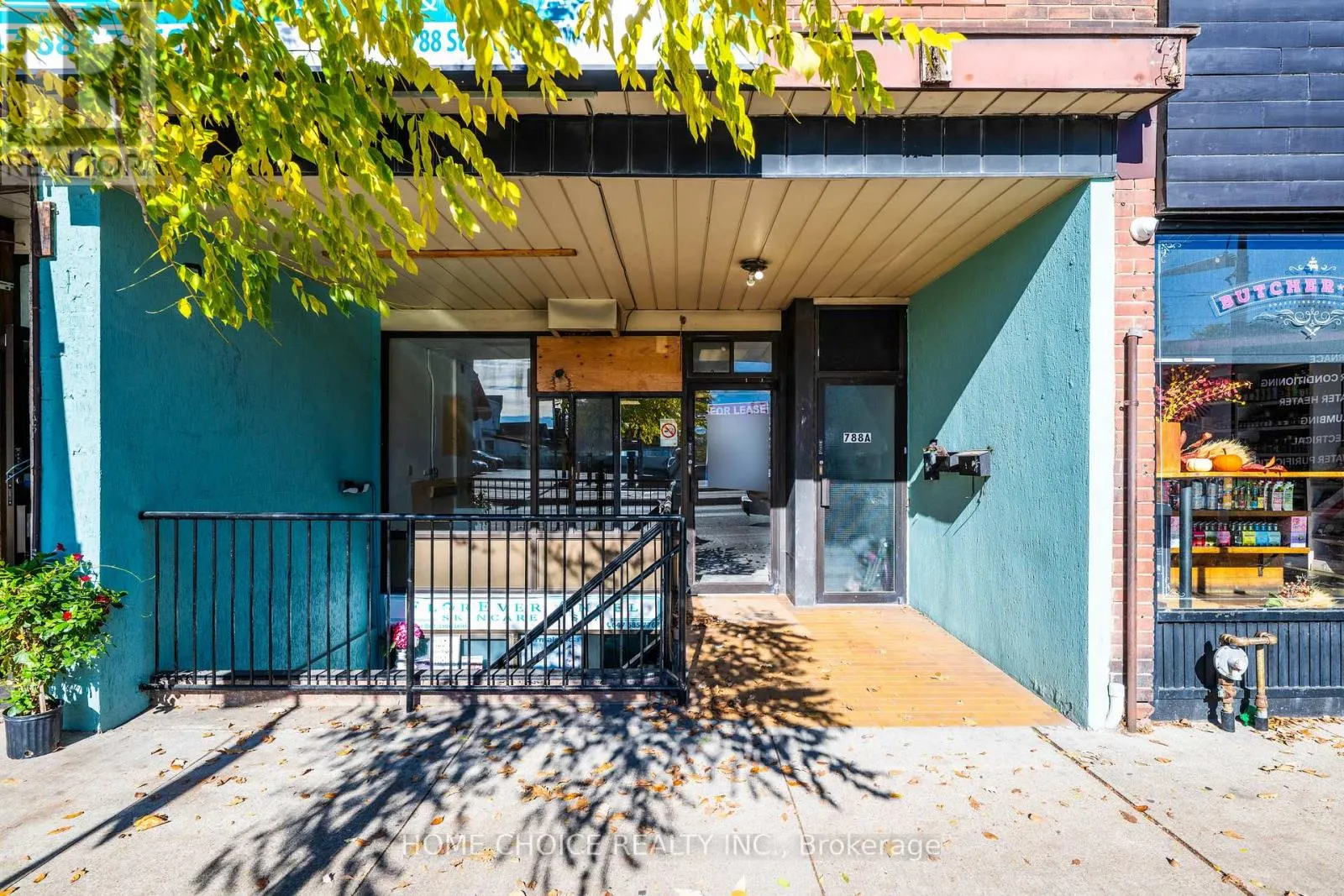 788 St.clair Avenue W, Toronto, Ontario M6C 1B6