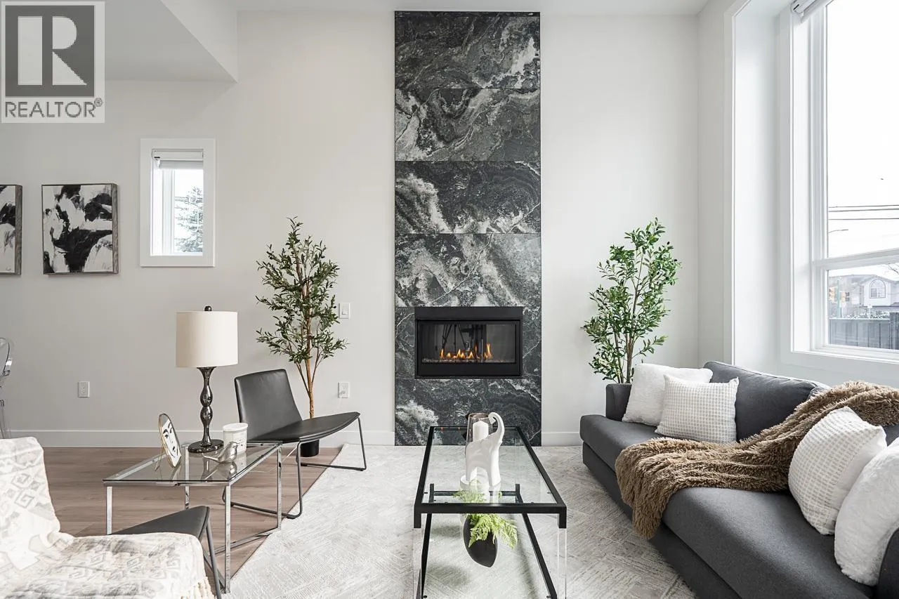 Duplex for rent: 7880 15th Street, Burnaby, British Columbia V3N 4K6