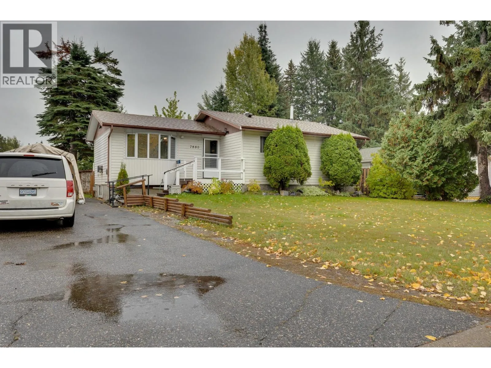 House for rent: 7880 Queens Crescent, Prince George, British Columbia V2N 3H6