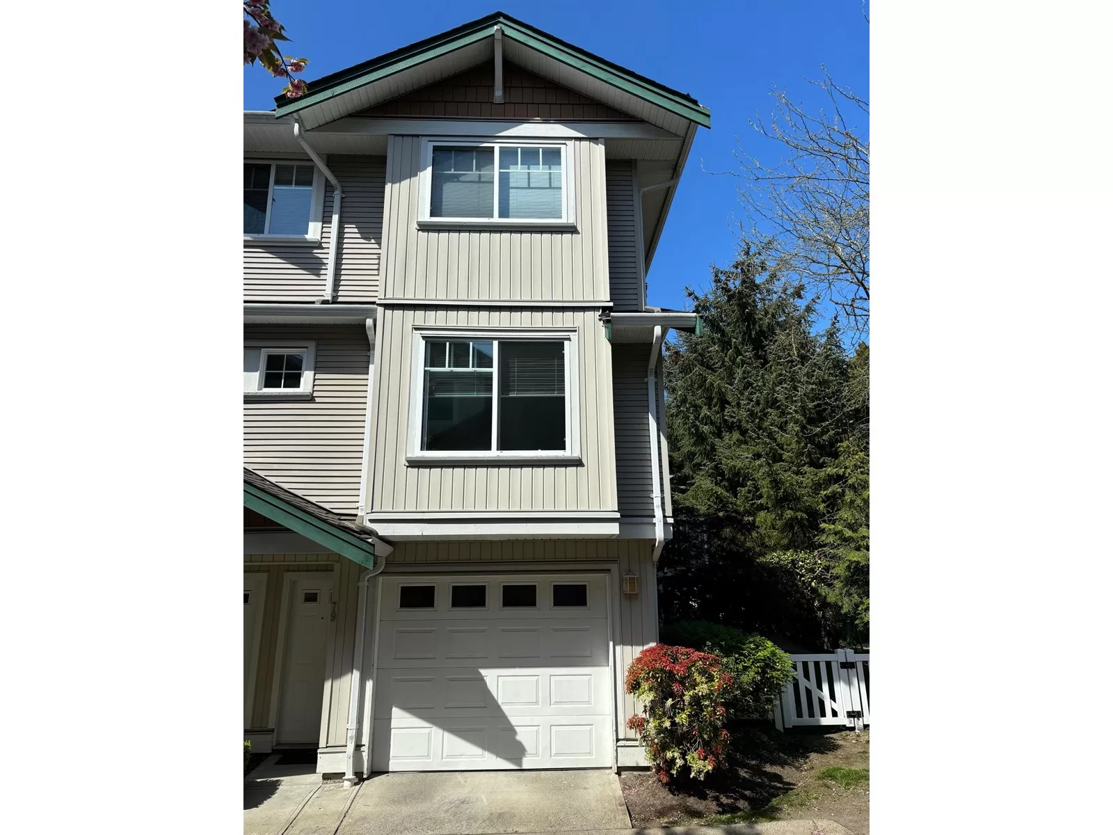 Row / Townhouse for rent: 79 12711 64 Avenue, Surrey, British Columbia V3W 1X1