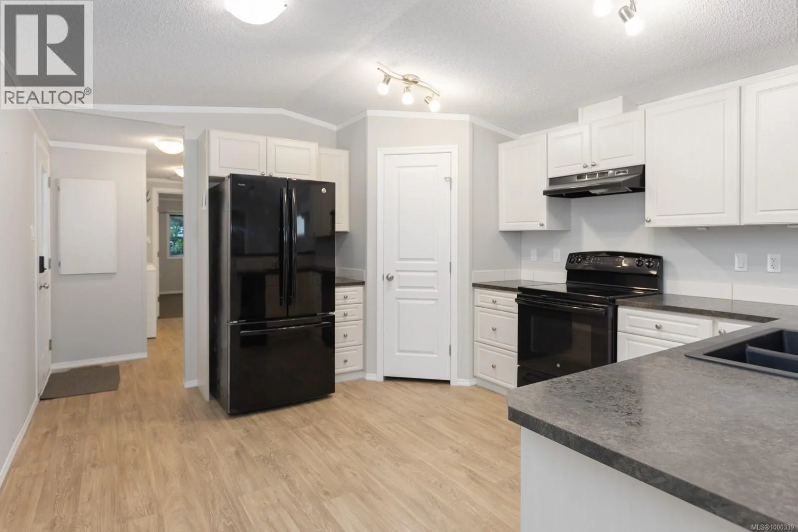 Manufactured Home for rent: 79 2785 Wallbank Rd, Shawnigan Lake, British Columbia V8H 2A5