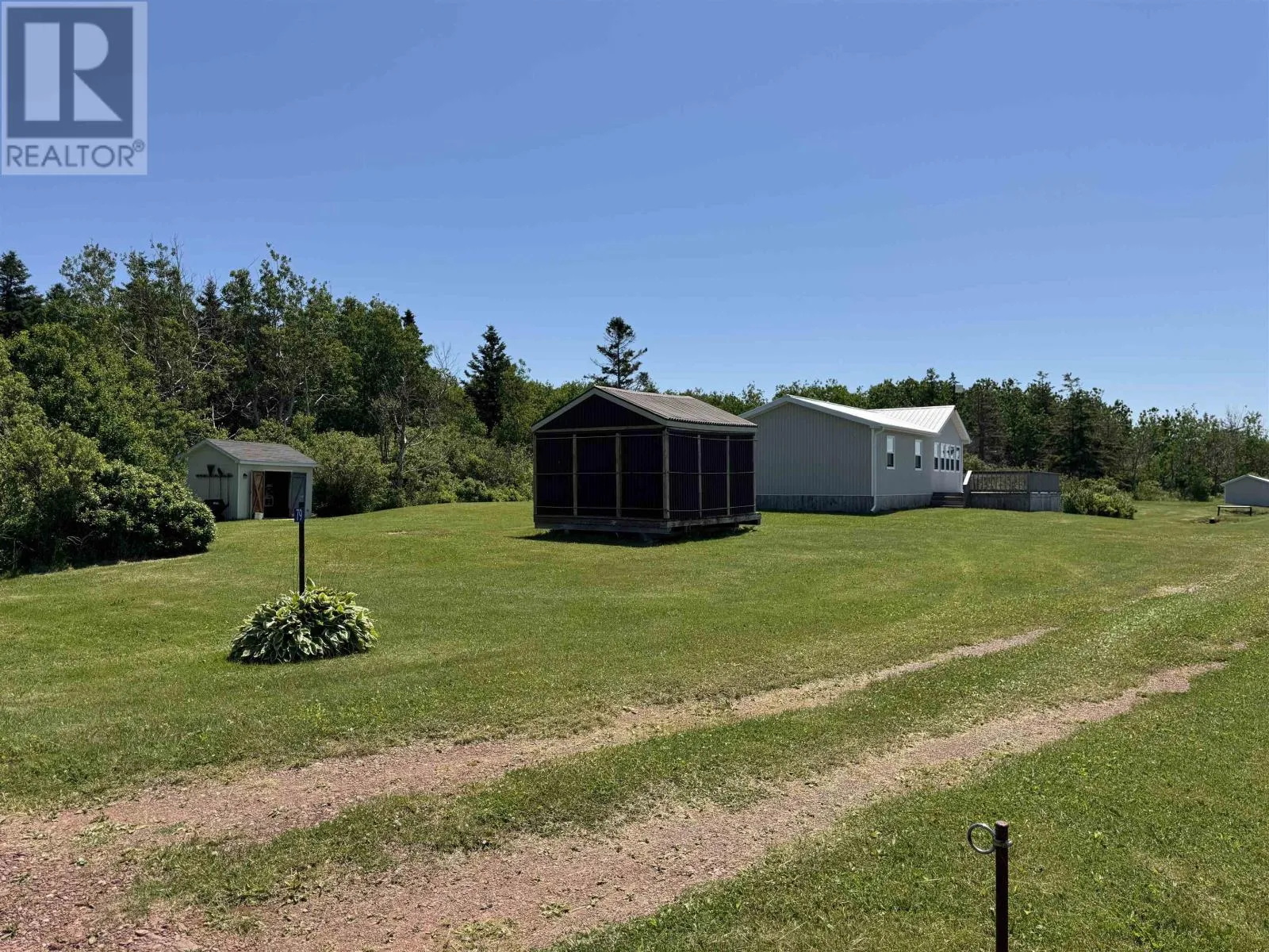 Recreational for rent: 79 Arsenault Road, Baie-Egmont, Prince Edward Island C0B 2E0