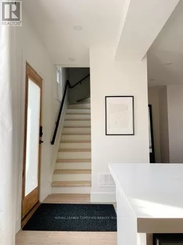 Duplex for rent: 7-9 Maple Ridge Road, Cambridge, Ontario N1R 2G1