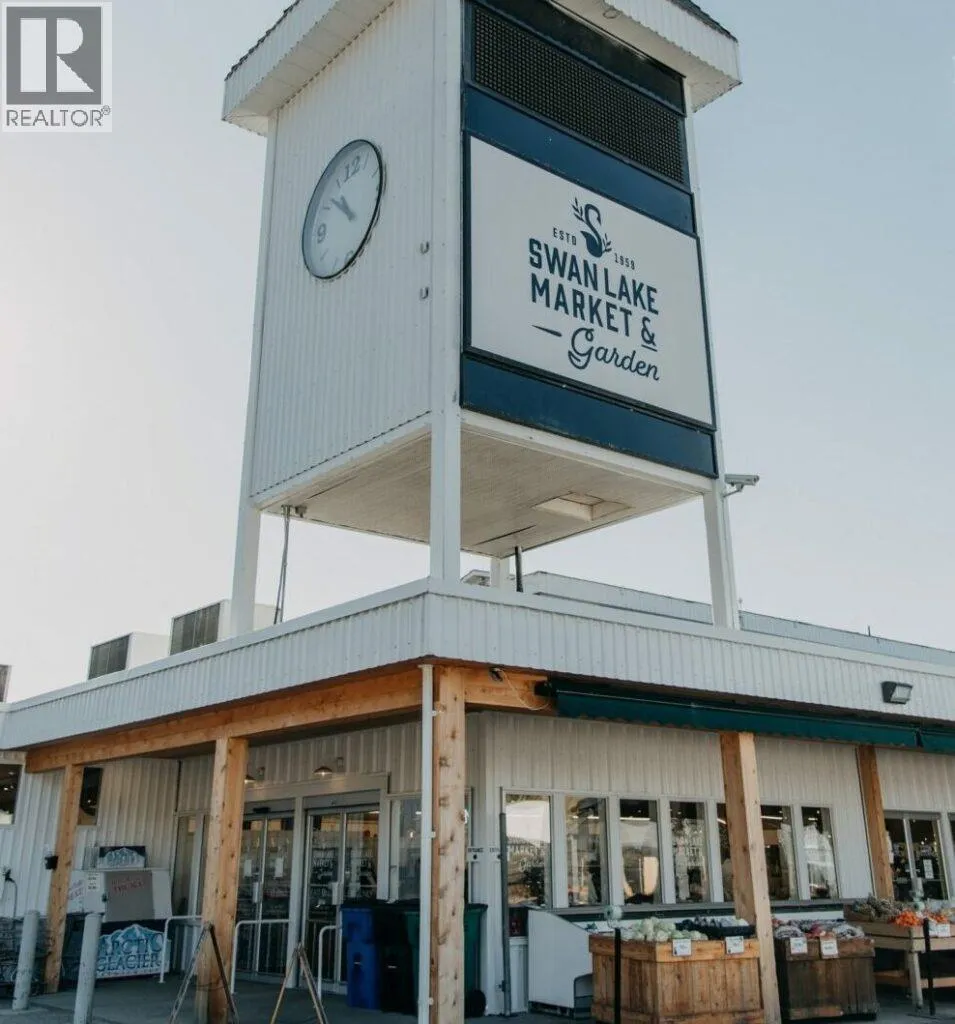 Retail for rent: 7920 Highland Road, Vernon, British Columbia V1H 1W7