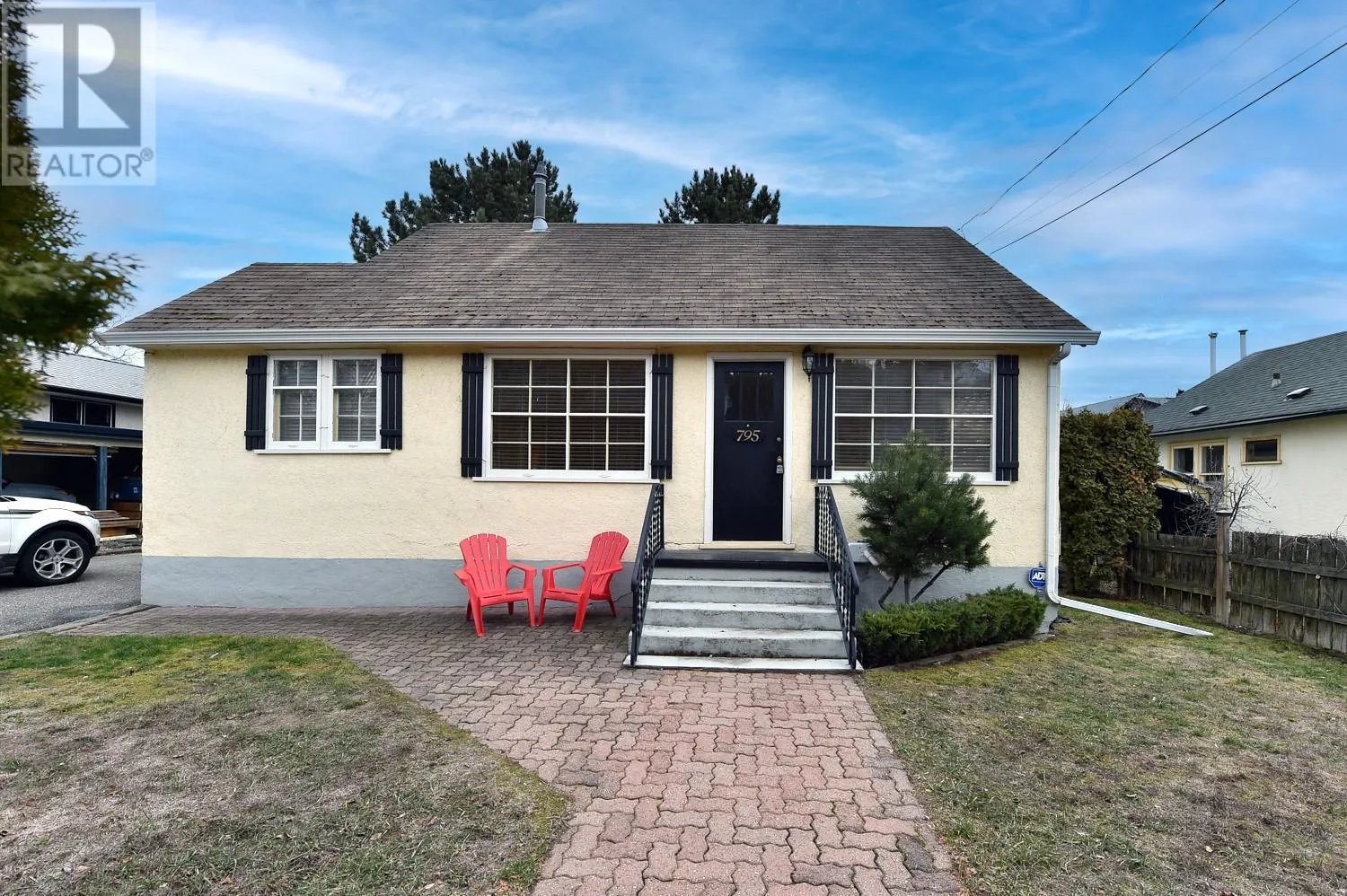 House for rent: 795 Elliot Avenue, Kelowna, British Columbia V1Y 5T3