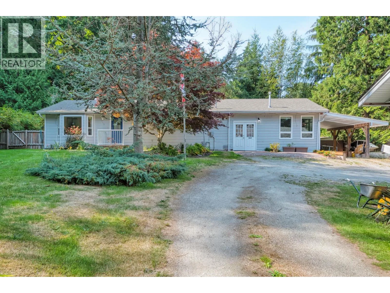 House for rent: 7955 Connor Road, Halfmoon Bay, British Columbia V7Z 1A6