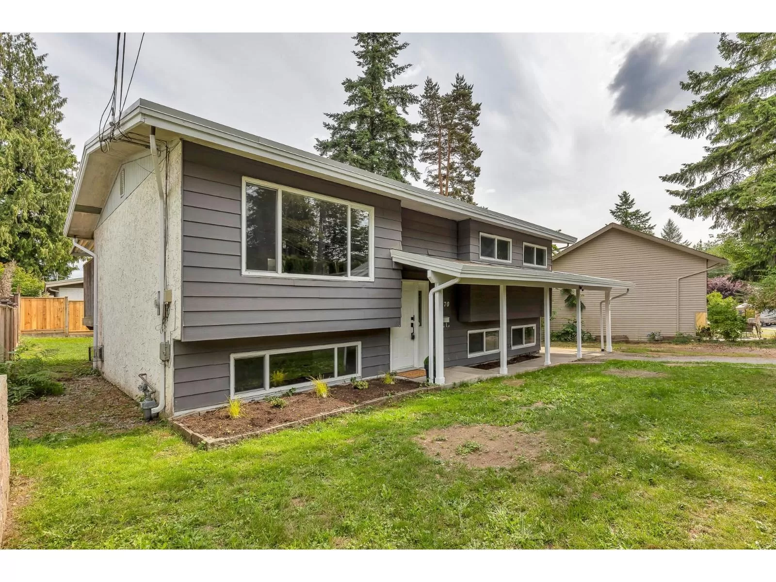 House for rent: 7970 Burdock Street, Mission, British Columbia V2V 4Y1