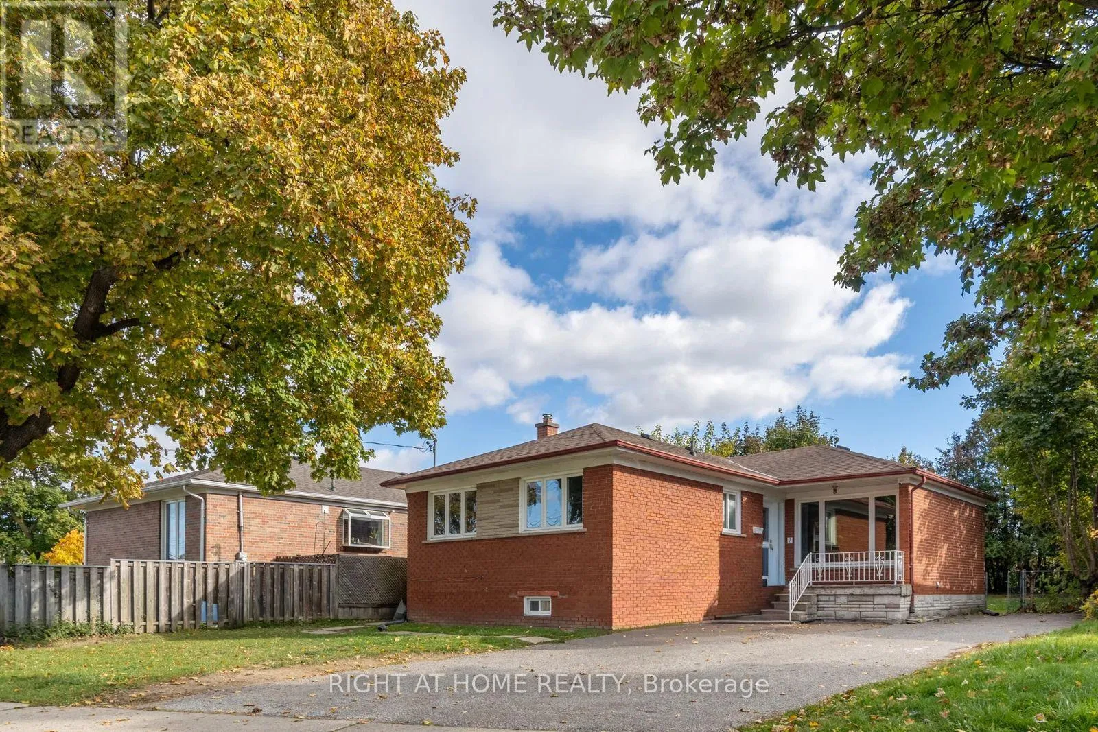 Other for rent: 7a - 7 Westhumber Boulevard, Toronto, Ontario M3B 0A7