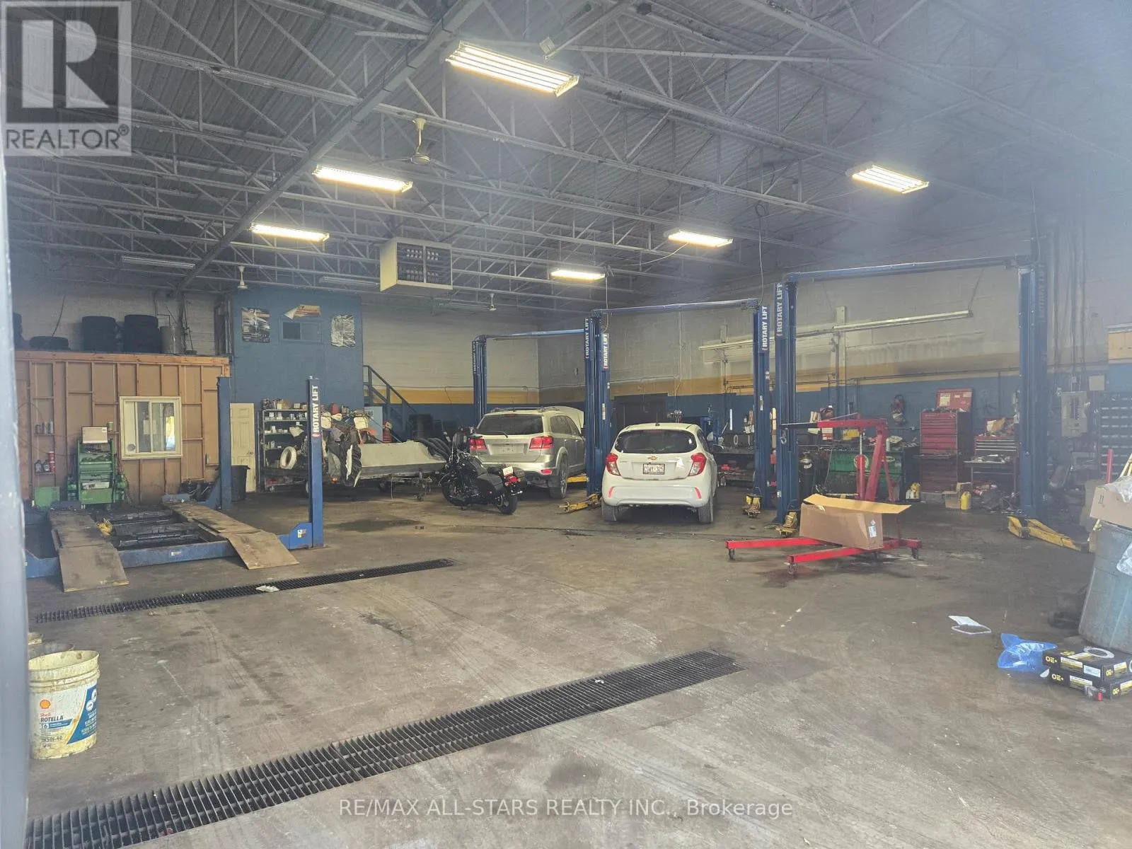 7b - 24707 Woodbine Avenue, Georgina, Ontario L4P 3E9