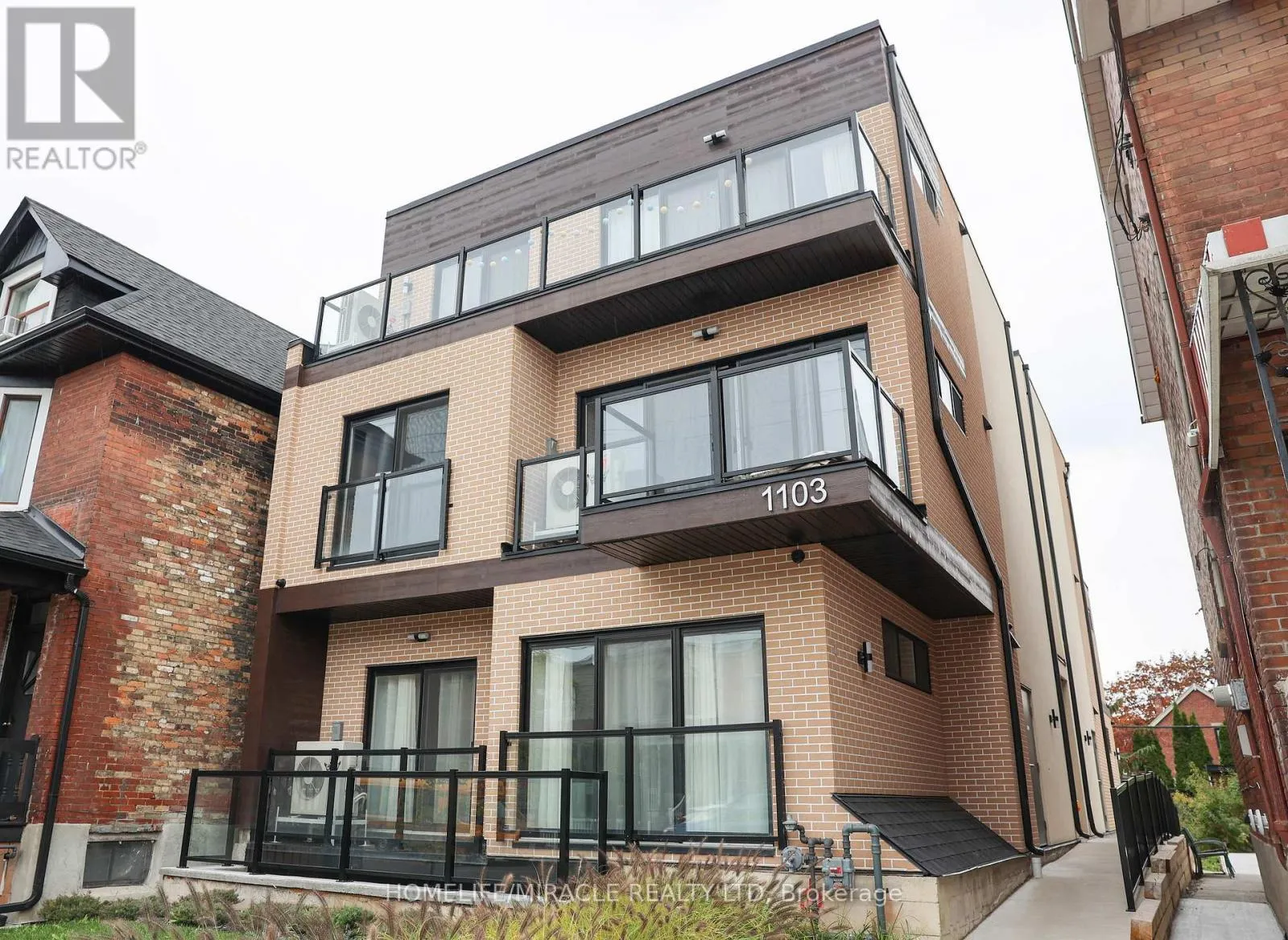 Other for rent: 8 - 1103 Dufferin Street, Toronto, Ontario M6H 4B5