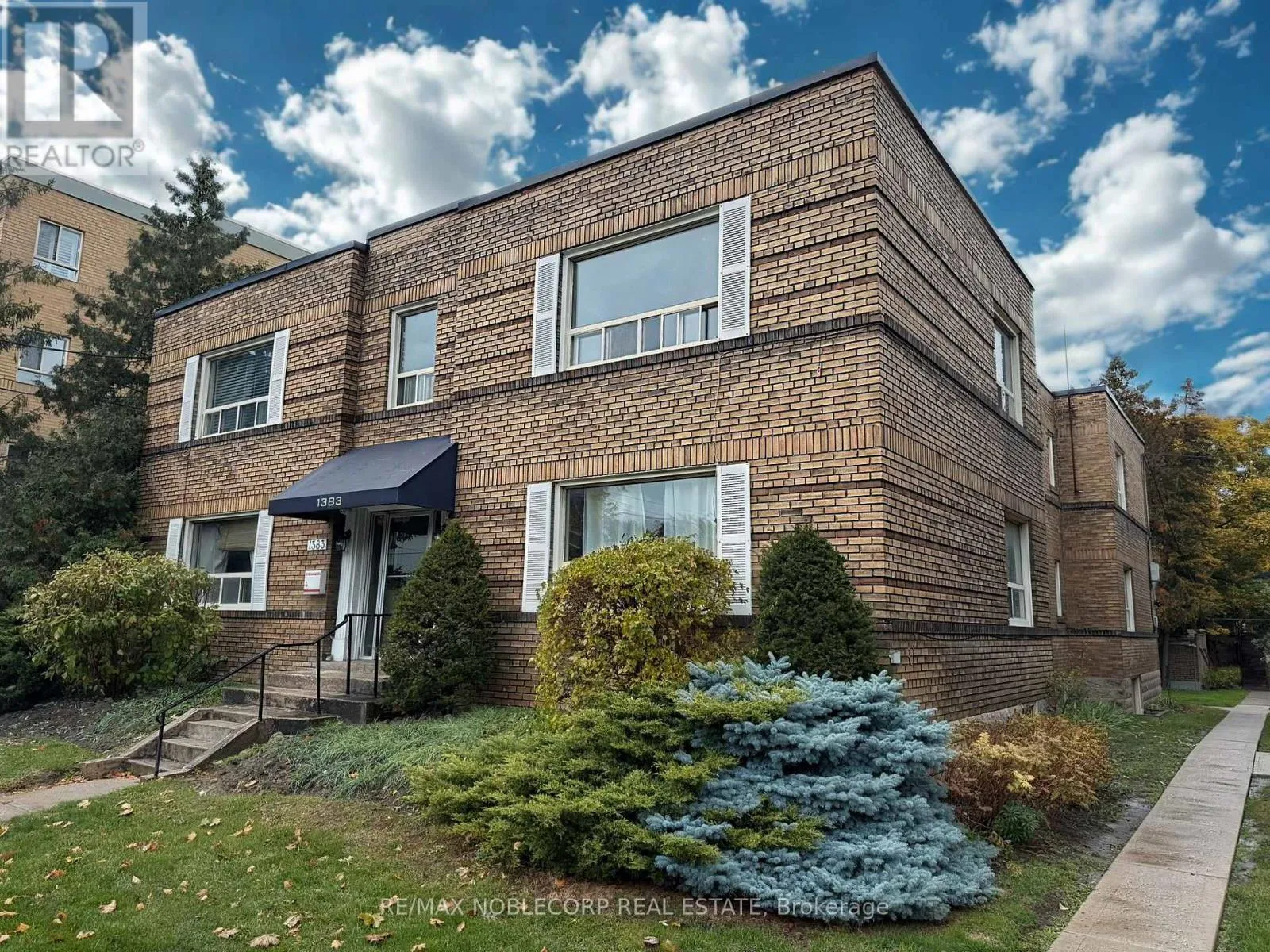 Other for rent: 8 - 1383 Bayview Avenue, Toronto, Ontario M4G 3A5