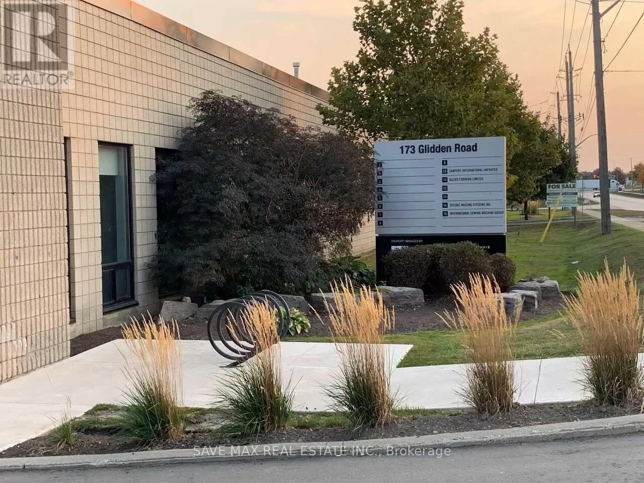 Warehouse for rent: 8 - 173 Glidden Road, Brampton, Ontario L6W 3L9