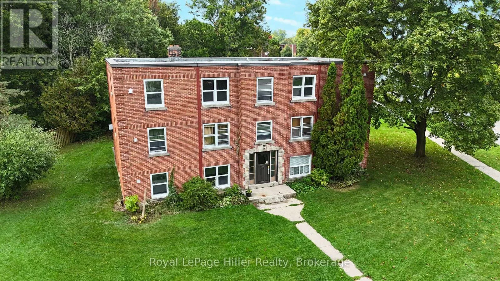Other for rent: 8 - 2 Churchill Circle, Stratford, Ontario N5A 5Y5