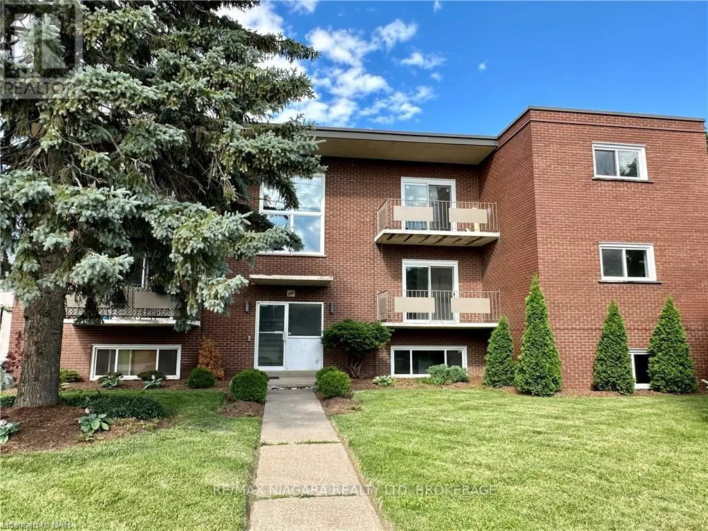 Apartment for rent: 8 - 286 Vine Street, St. Catharines, Ontario L2M 4T3