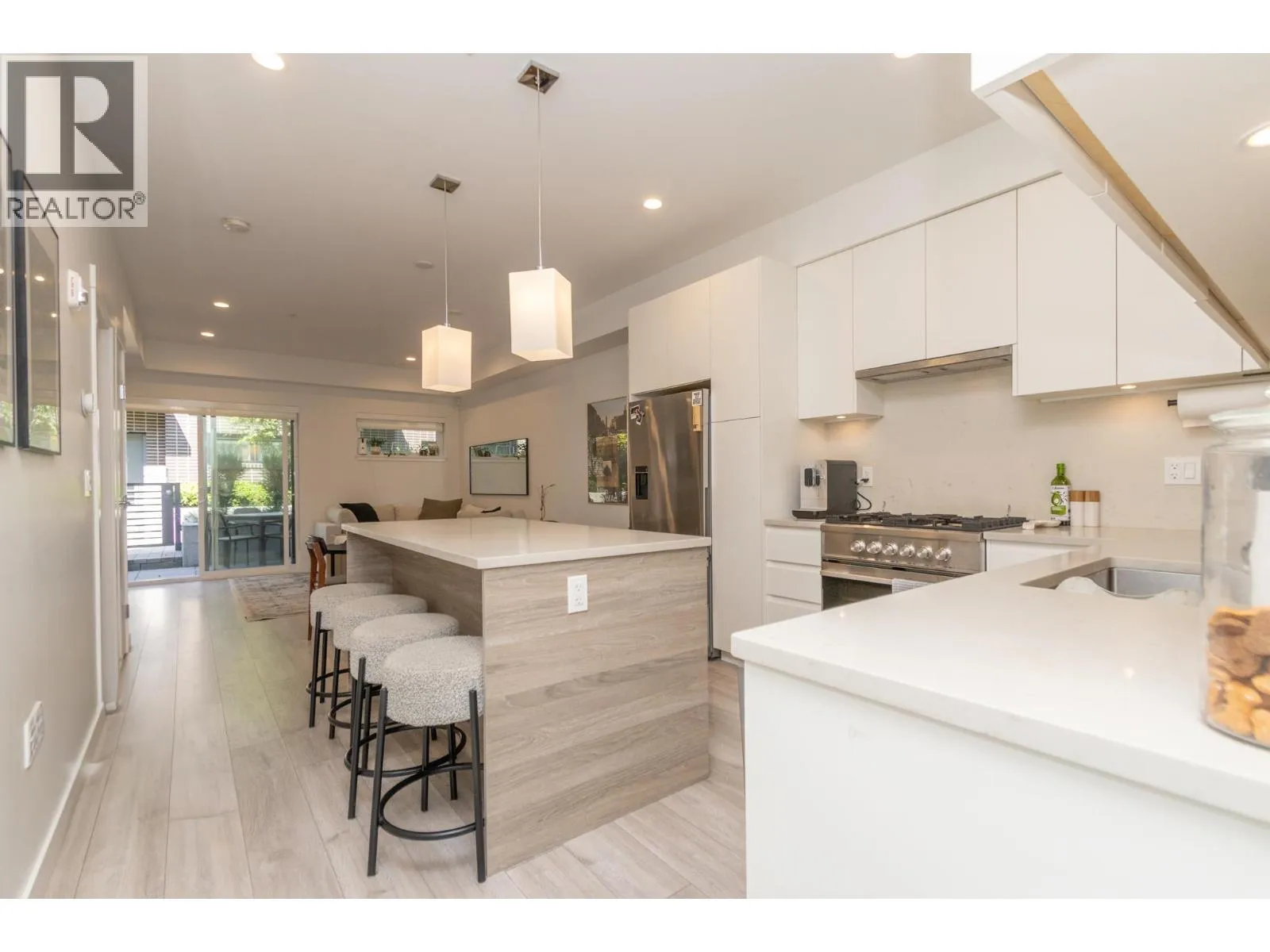 Row / Townhouse for rent: 8 3490 Mt. Seymour Parkway, North Vancouver, British Columbia V7H 1G5