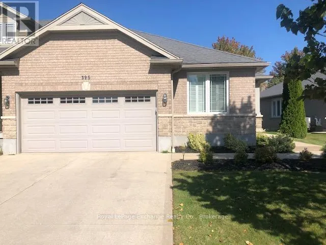 Row / Townhouse for rent: 8 - 395 Joseph Street W, Saugeen Shores, Ontario N0H 2C2