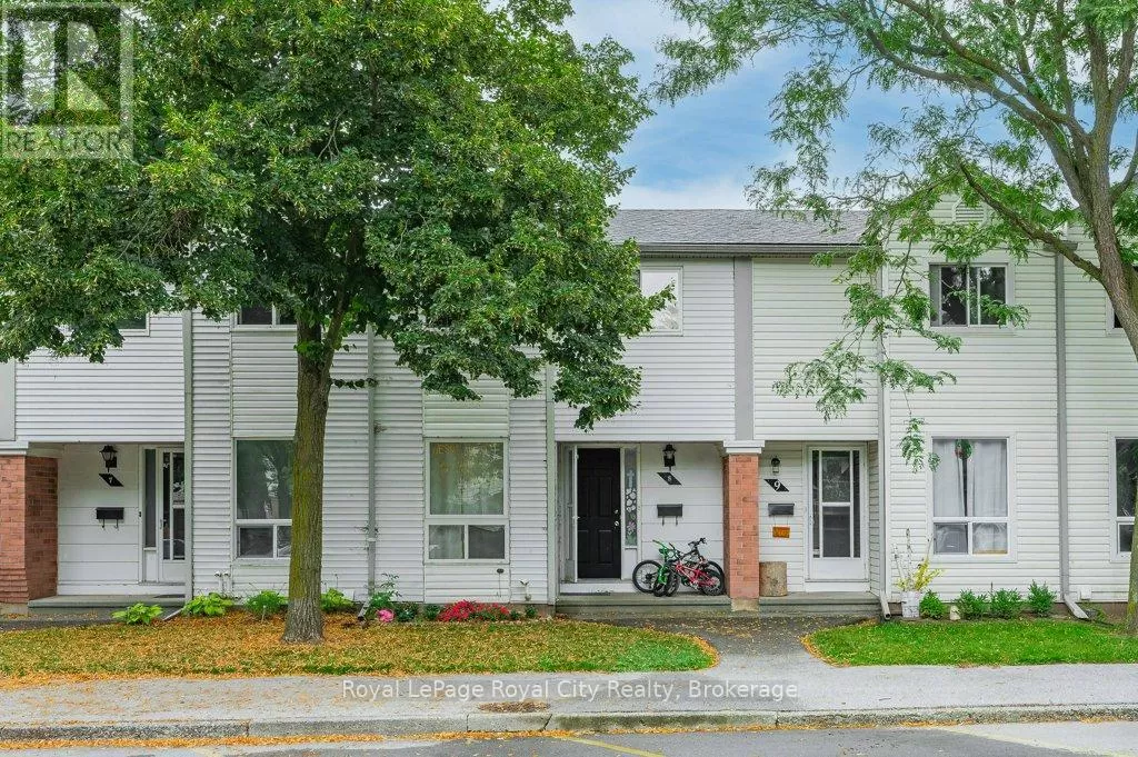 Row / Townhouse for rent: 8 - 40 Imperial Road N, Guelph, Ontario N1H 8B4