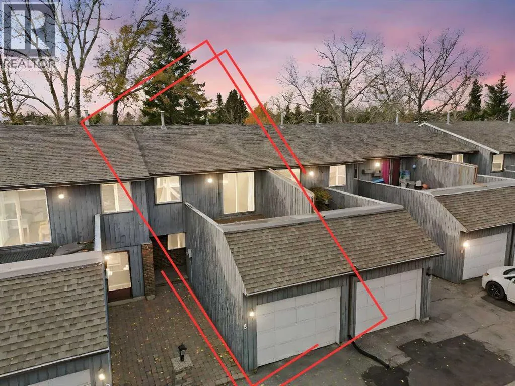 Row / Townhouse for rent: 8, 803 Varsity Estates Drive Nw, Calgary, Alberta T3B 4W5